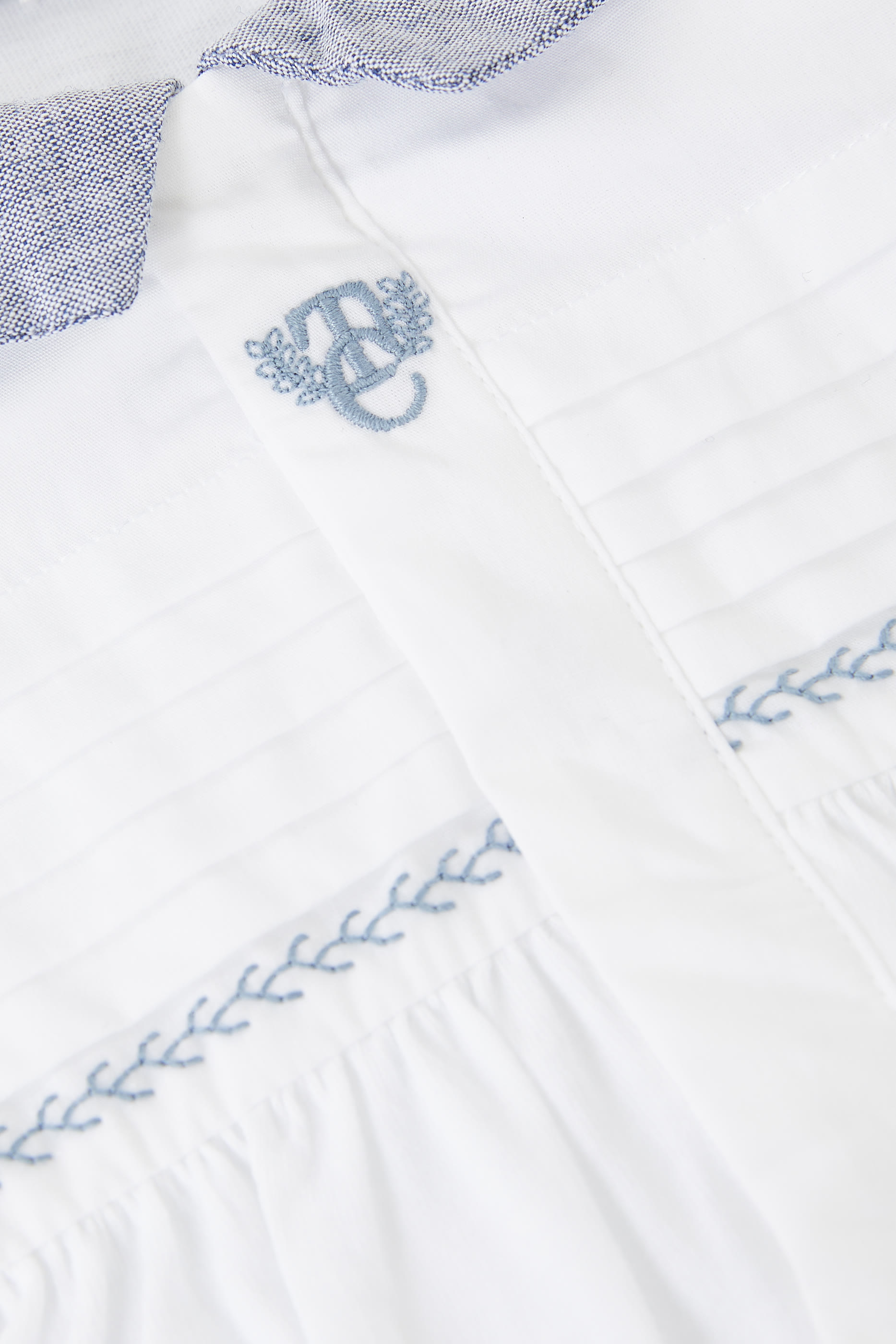 بيجامة بشعار الماركة للأطفال