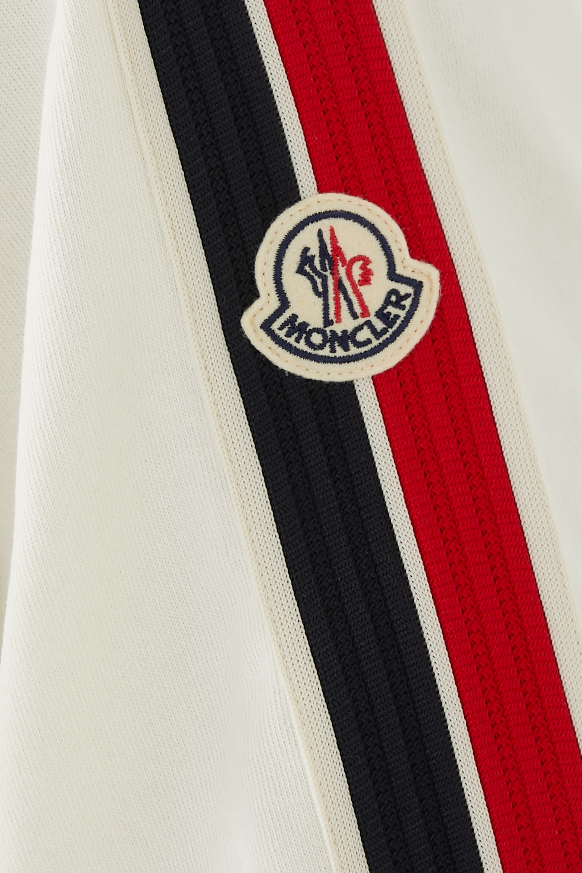 كارديغان بشعار الماركة وسحاب