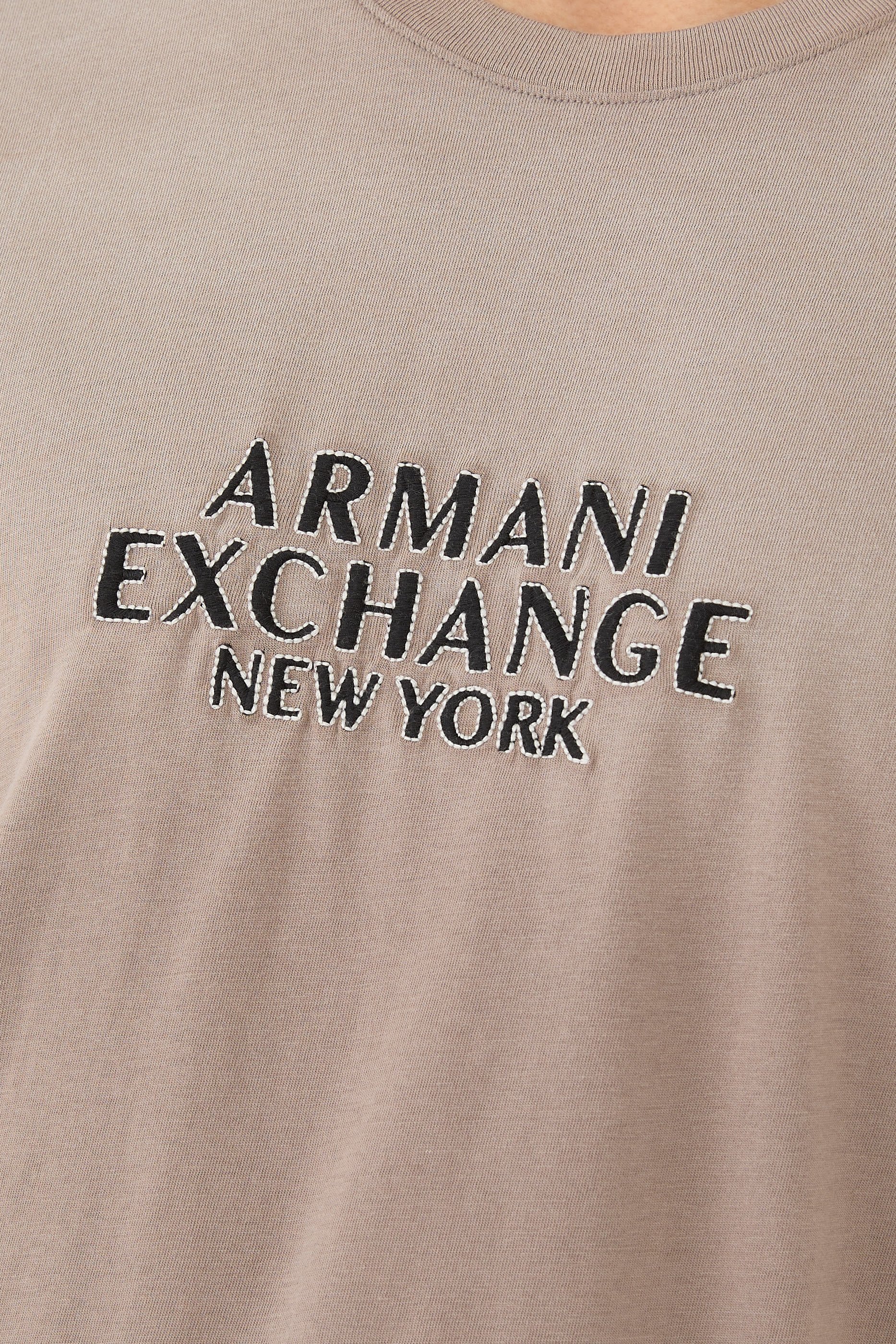 تيشيرت بشعار حرفي الماركة