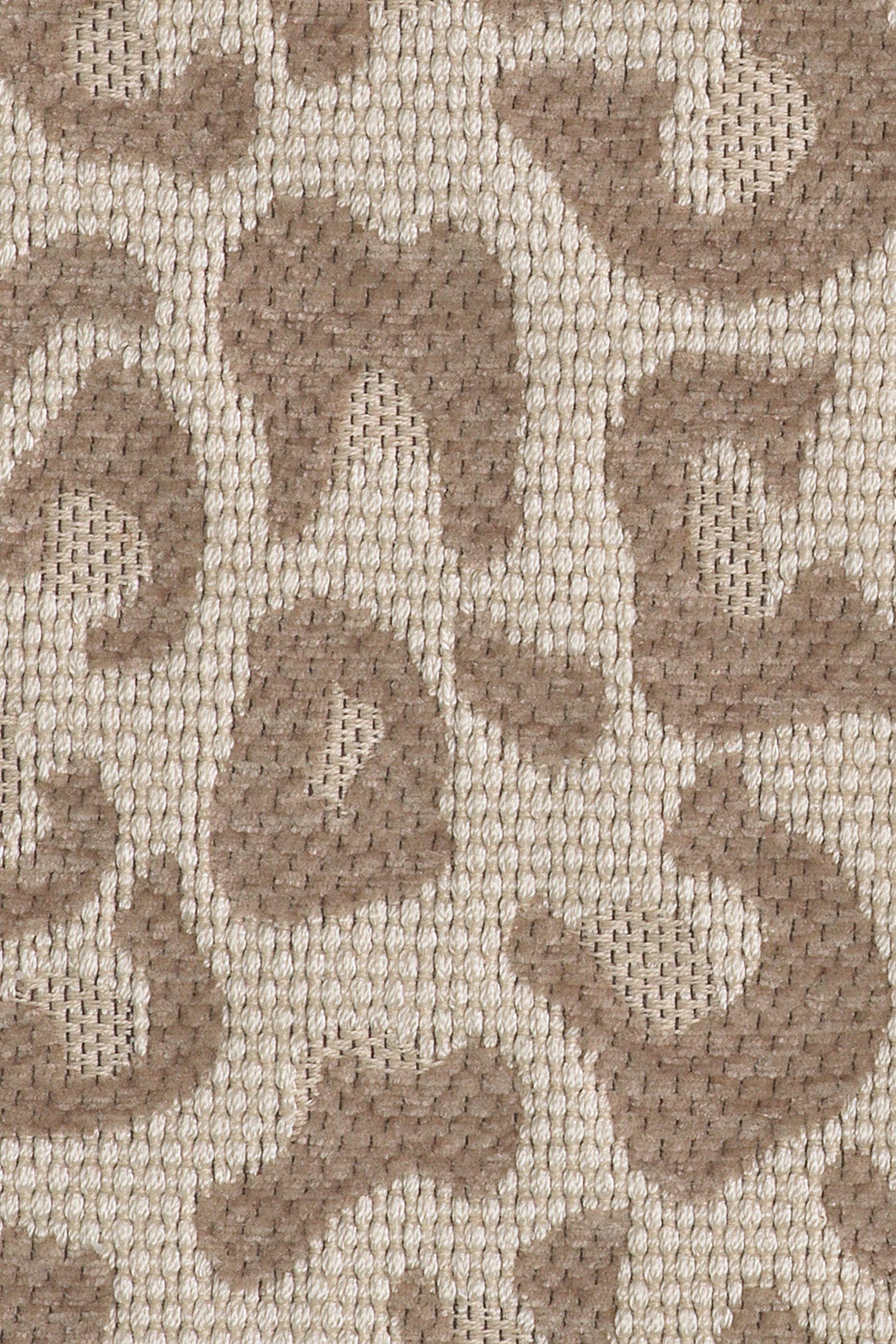 كرسي ام اي تي بمسند للذراعين خشب البندق