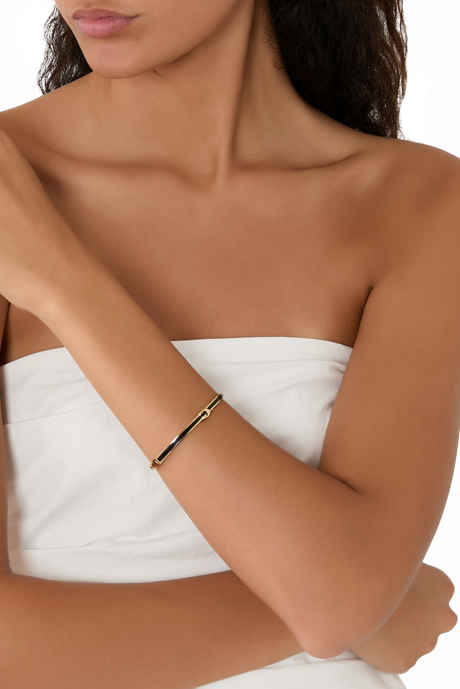 سوار بمفصلة مزبن بشعار الماركة ومينا