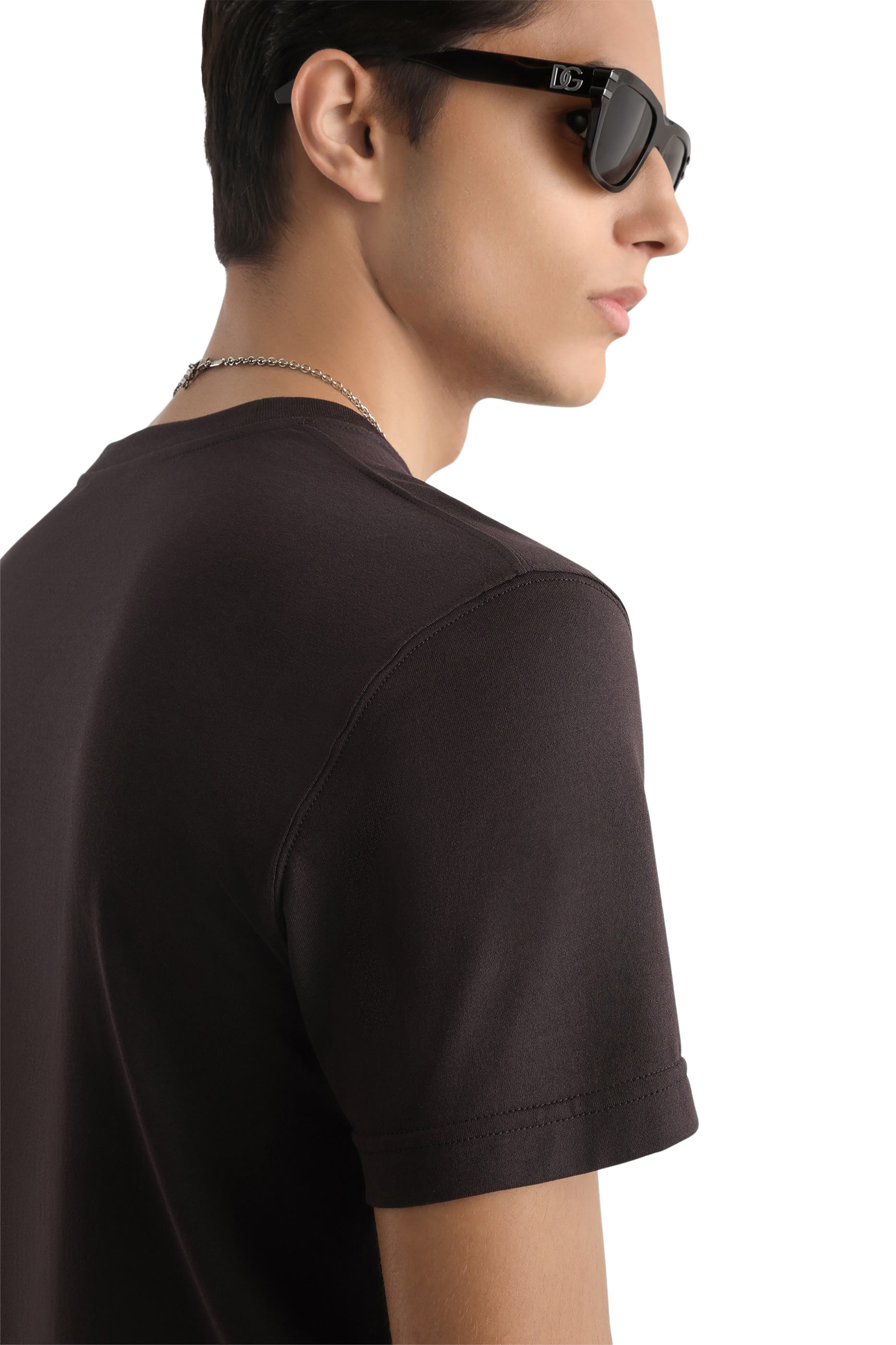 تيشيرت مطرز بشعار الماركة