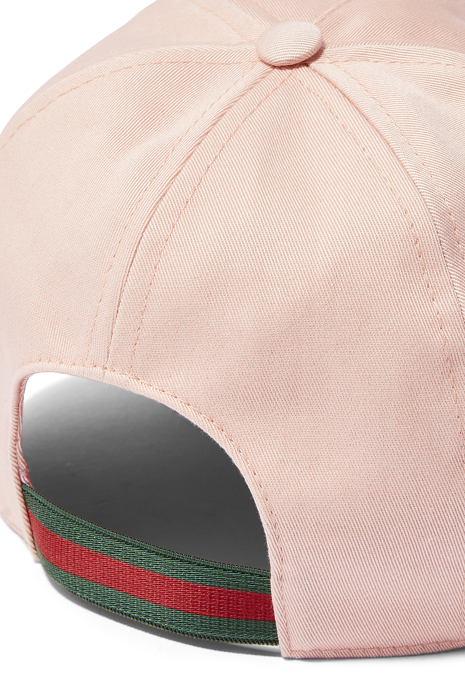 كاب للأطفال مطرز بحرفي شعار الماركة بتصميم متداخل