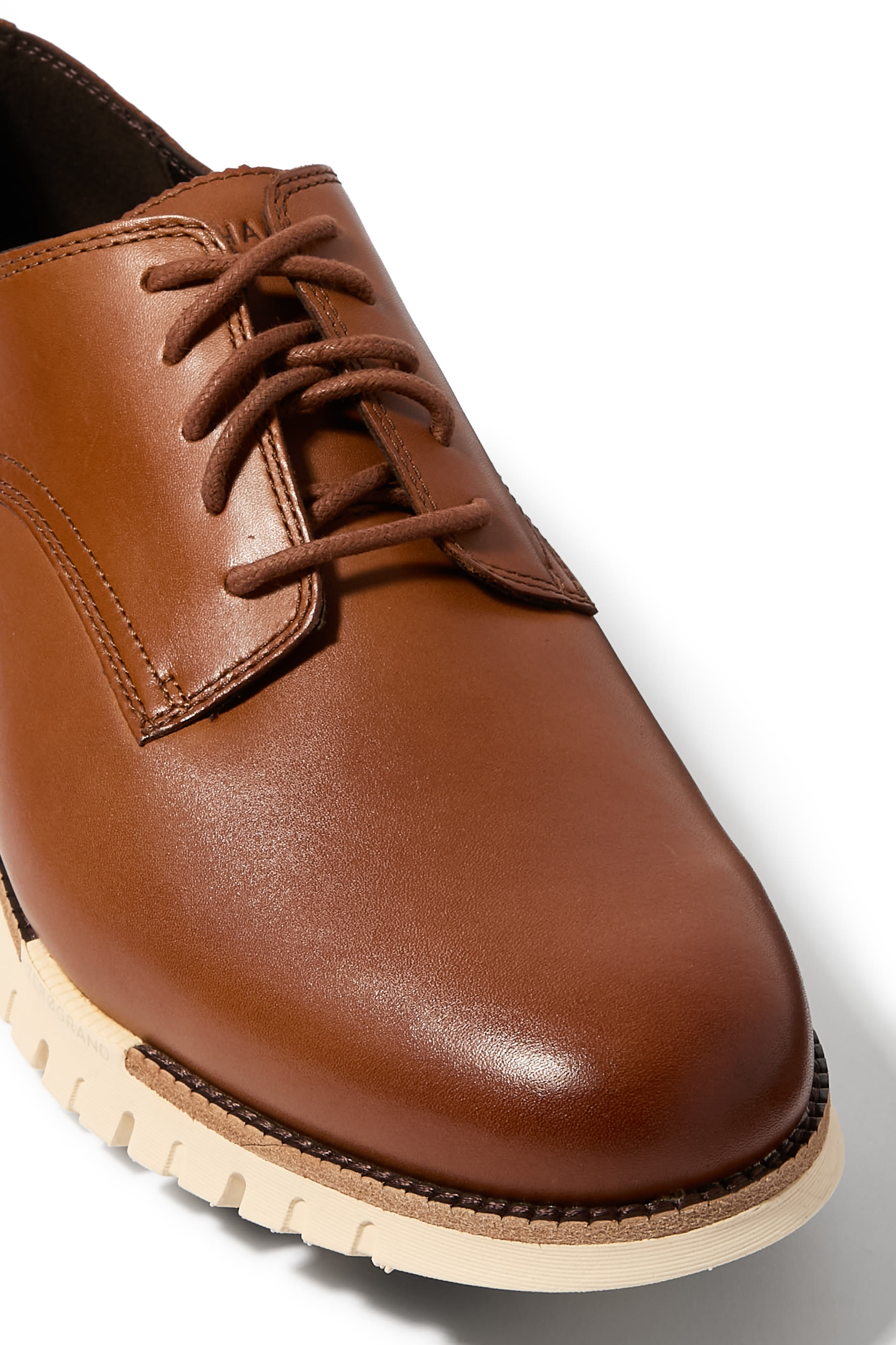 حذاء أكسفورد زيروجراند ريماسترد بمقدمة سادة