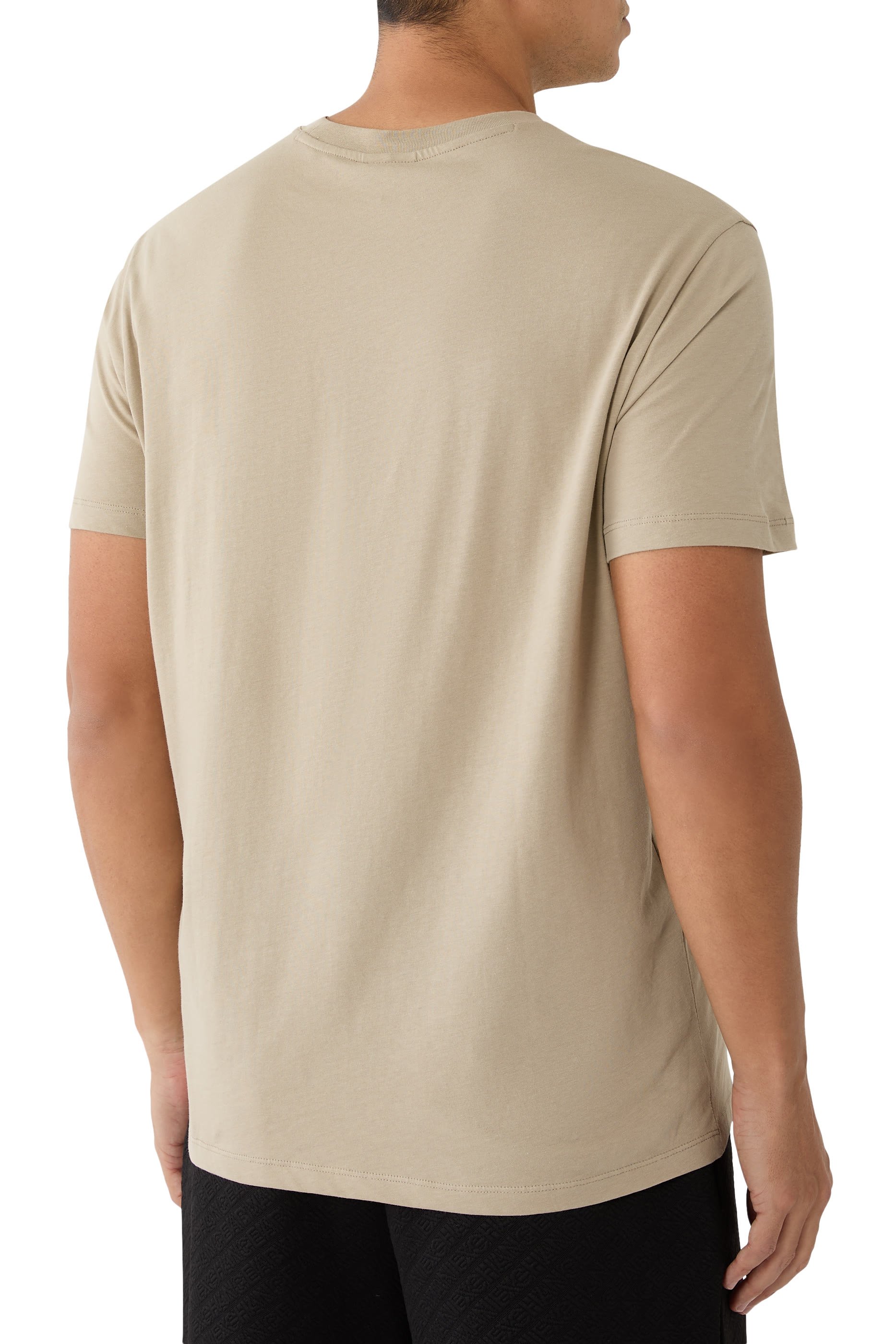 تيشيرت بشعار الماركة