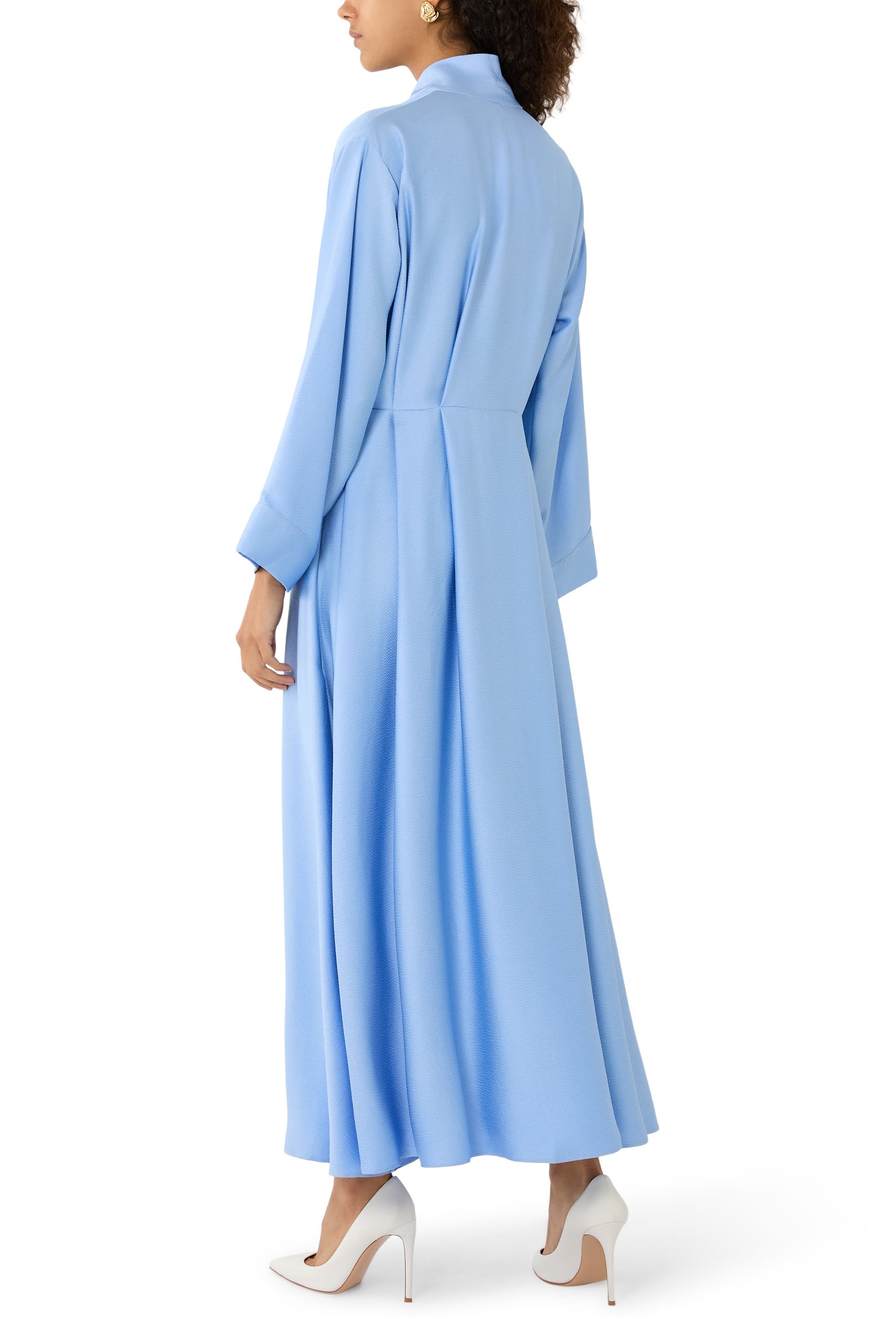 فستان بأكمام طويلة بتصميم ملفوف متماثل