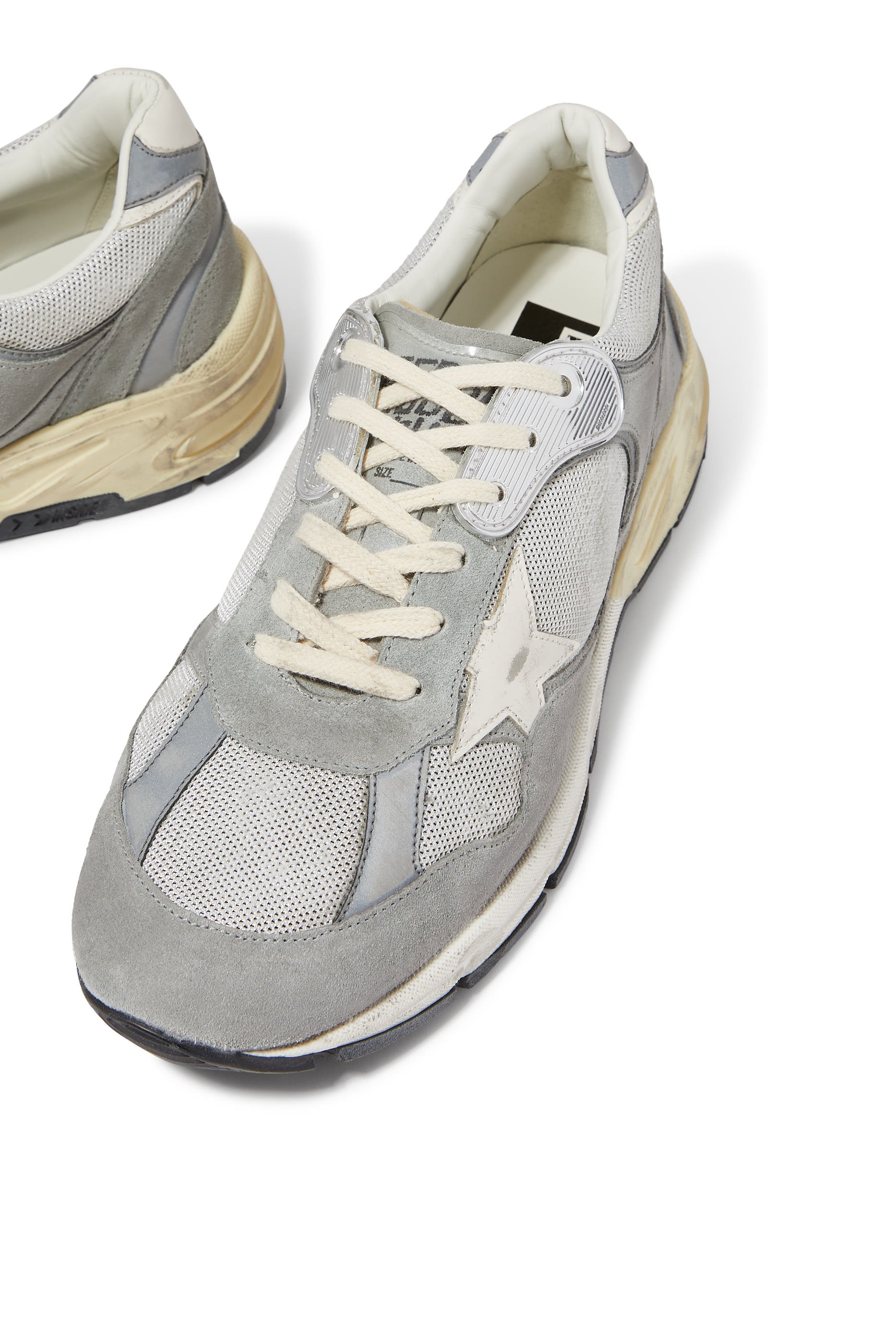 سنيكرز داد ستار