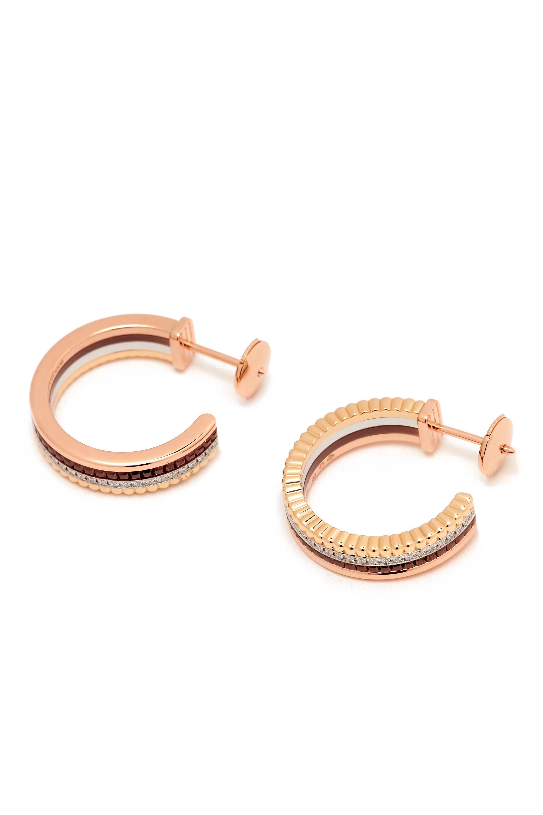 أقراط دائرية كاتر كلاسيك مرصعة بماس بافيه وسيراميك ذهب مختلط عيار 18