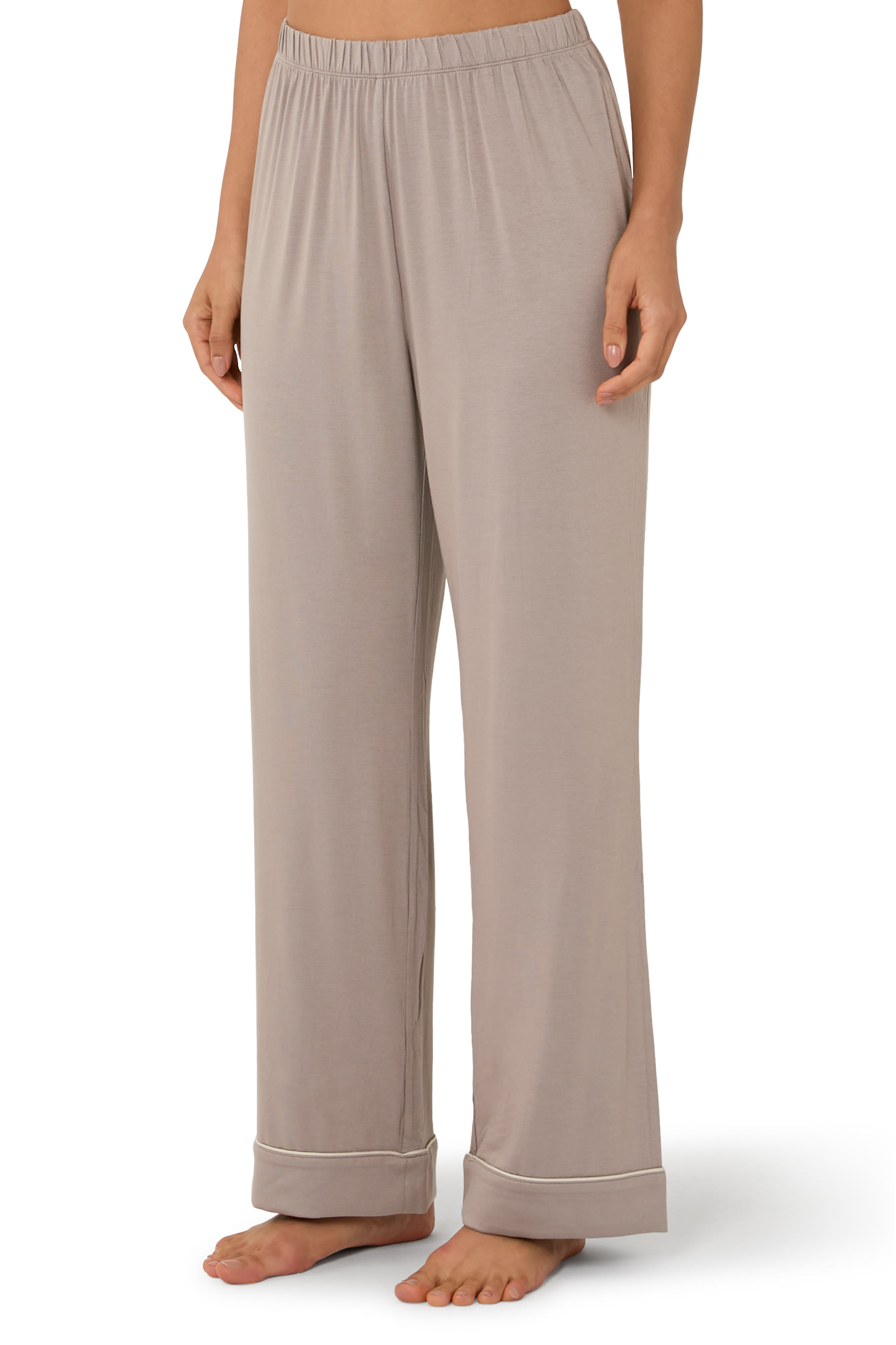 طقم بيجامة كلاسيكية بتفاصيل بارزة جيرسيه