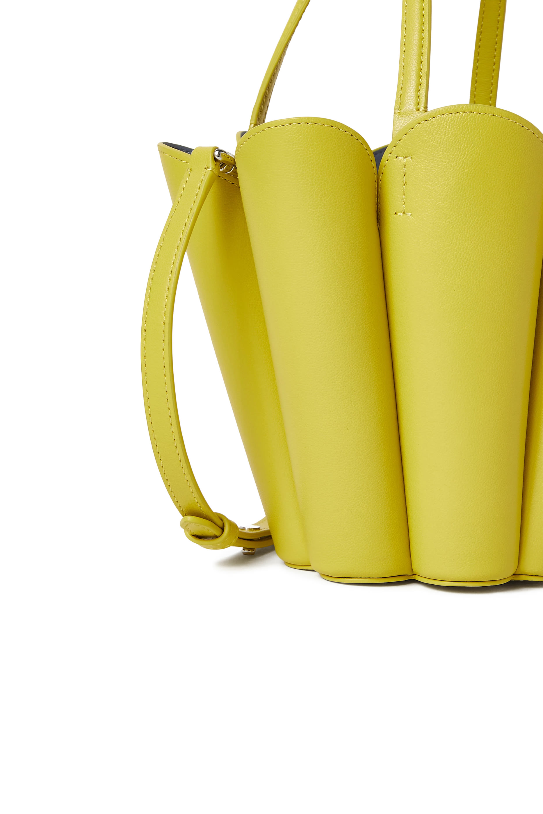 حقيبة باكيت بنقشة زهور بشكل بستوني