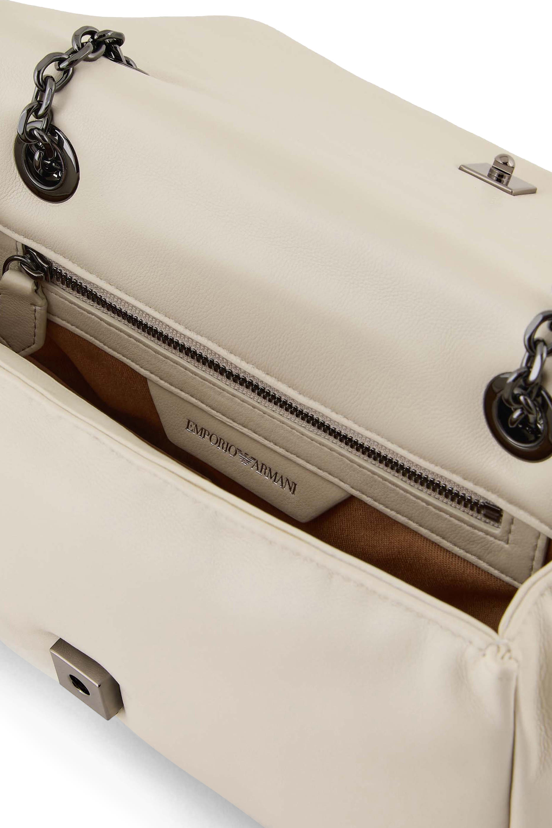 حقيبة كروس بغطاء قلاب في الأمام جلد نابا