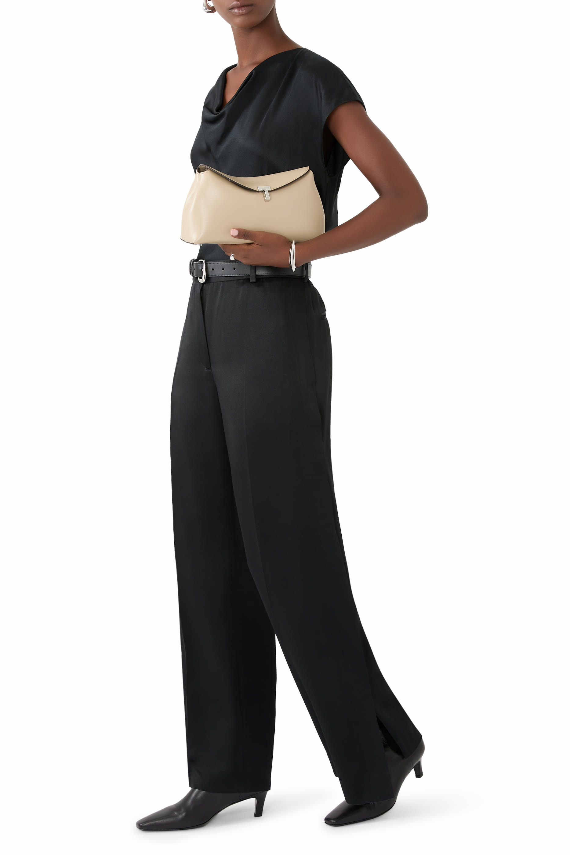 حقيبة كلاتش بقفل على شكل حرف T