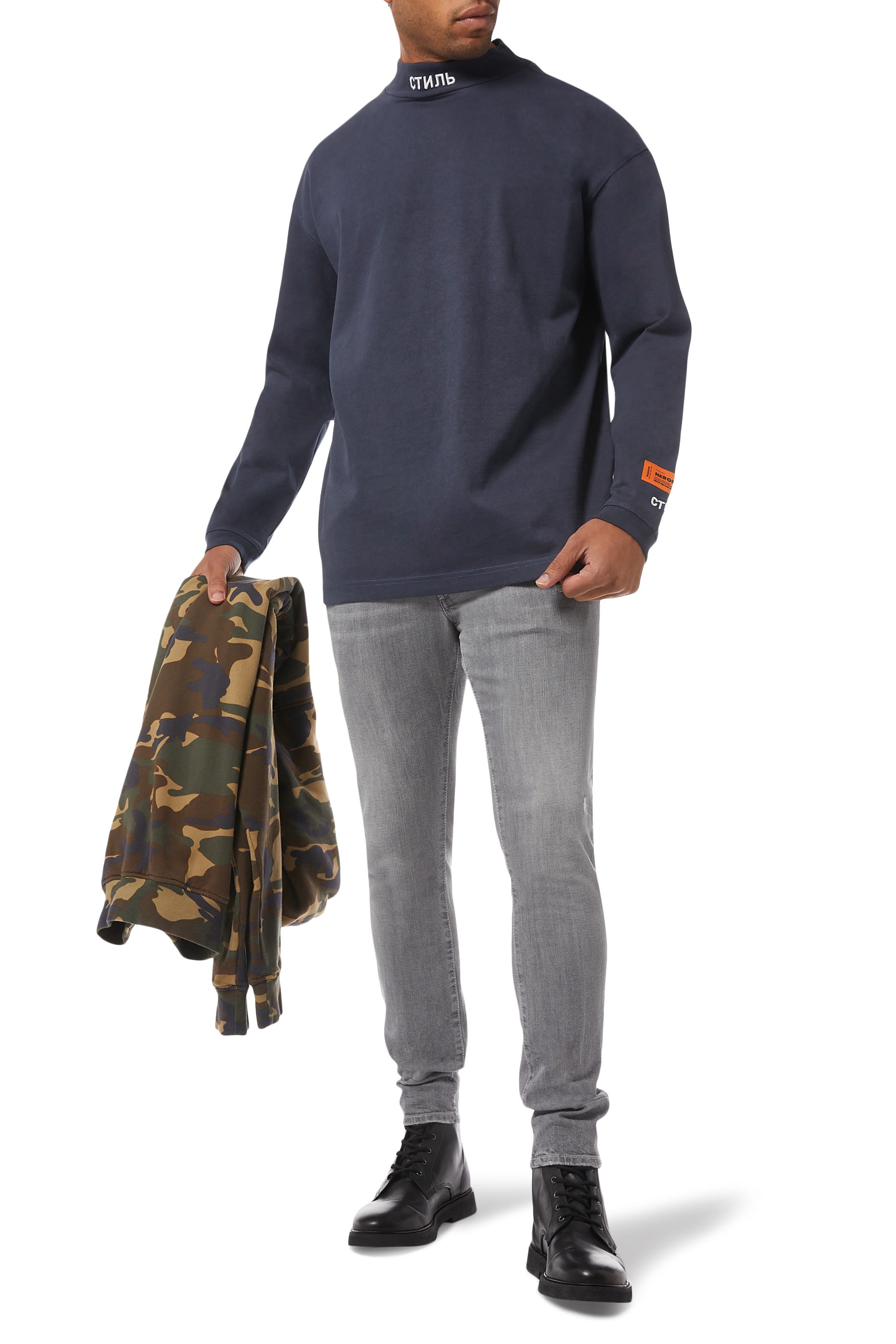 تي شيرت قطن بياقة عالية مزينة بكلمة СТИЛЬ