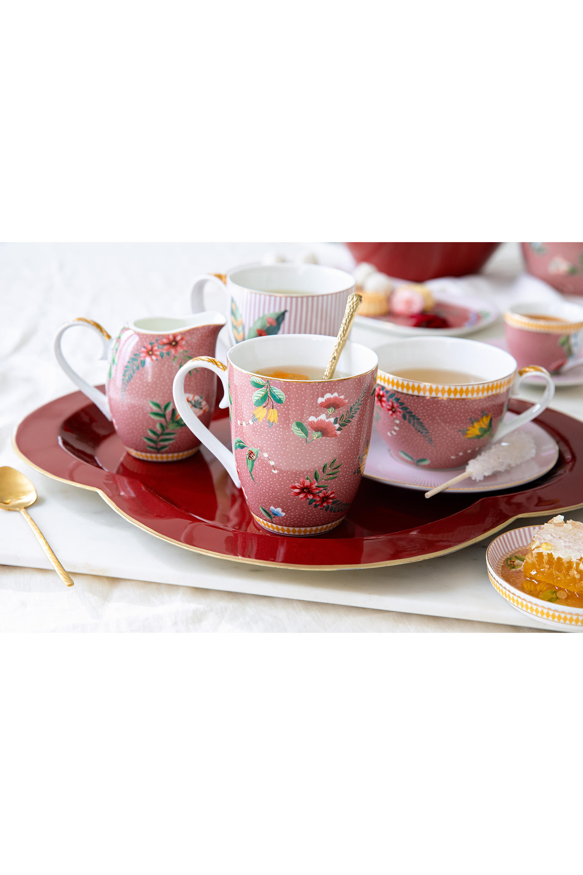 طبق وفنجان إسبريسو لا ماجوريل