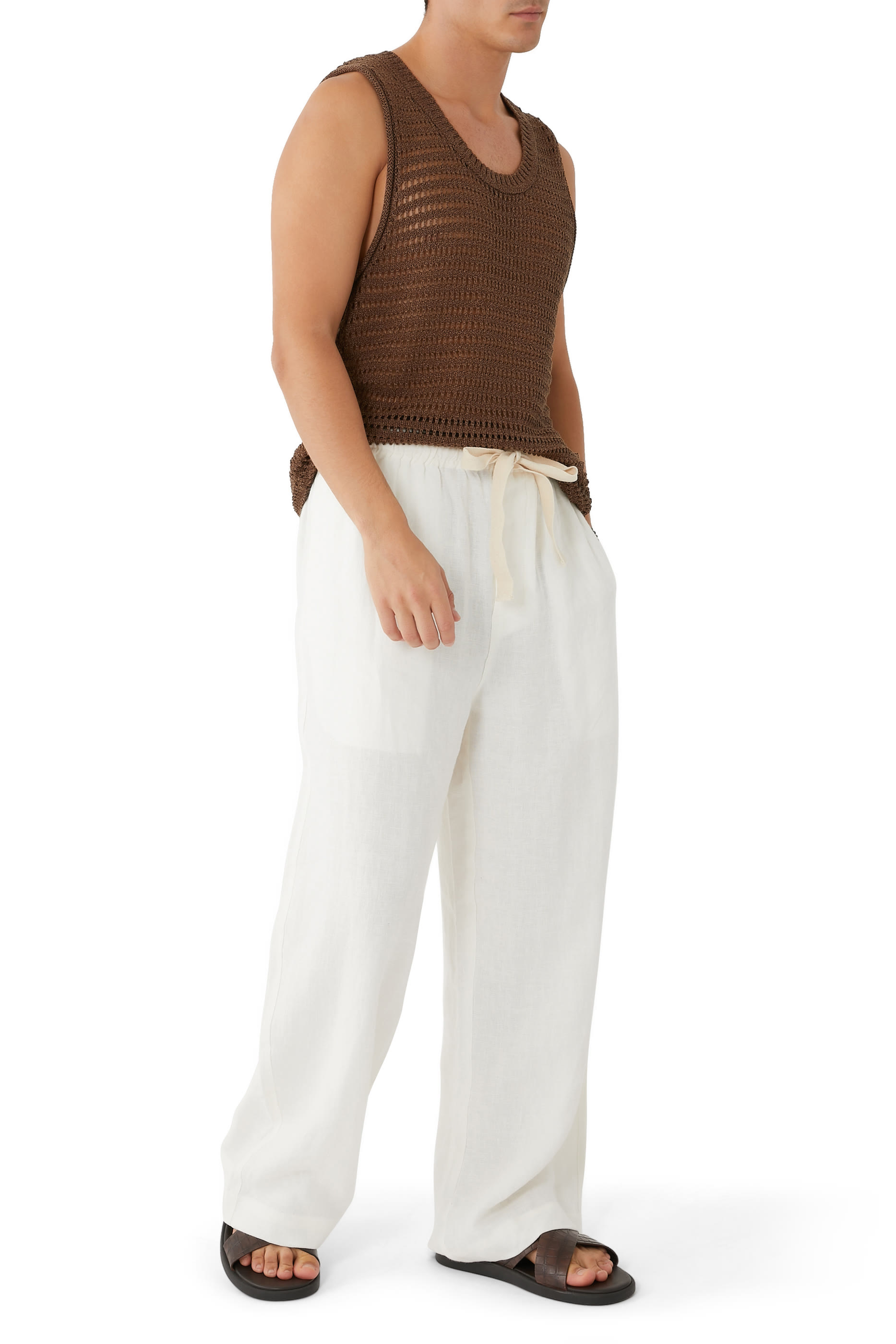 بلوزة بلا أكمام نسيج بفتحات