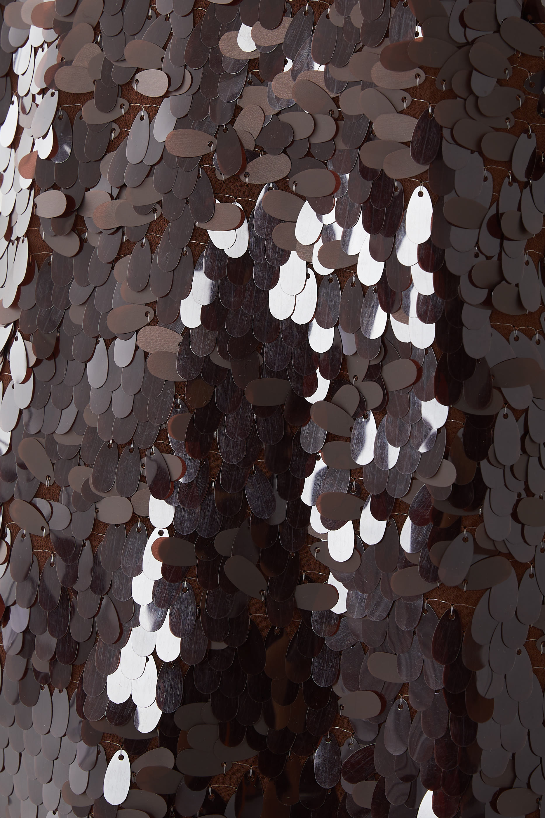 فستان سهرة جيني مطرز بالترتر