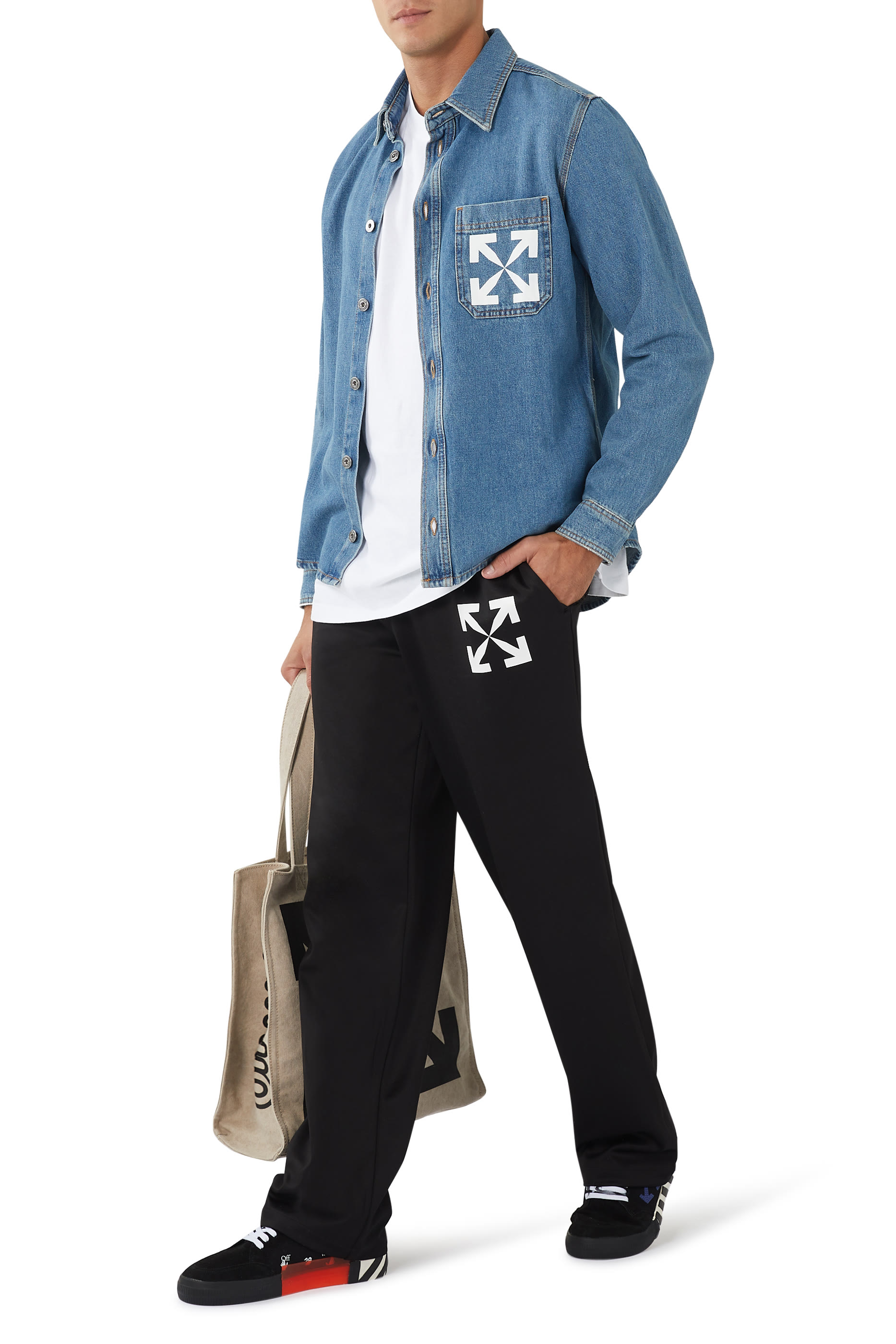 قميص دنيم بطبعة سهام