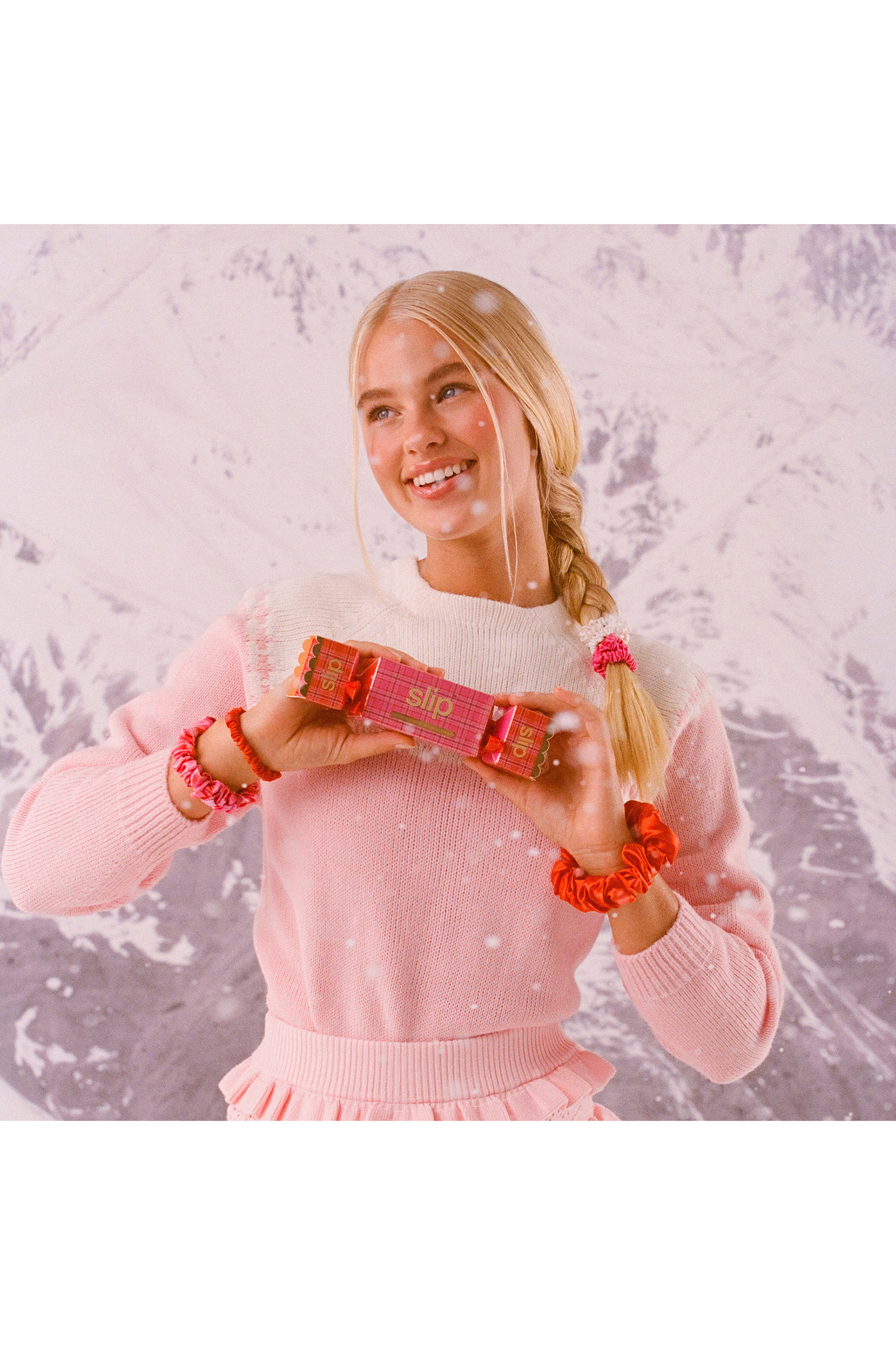 طقم ربطات شعر كراكر بلون قرمزي