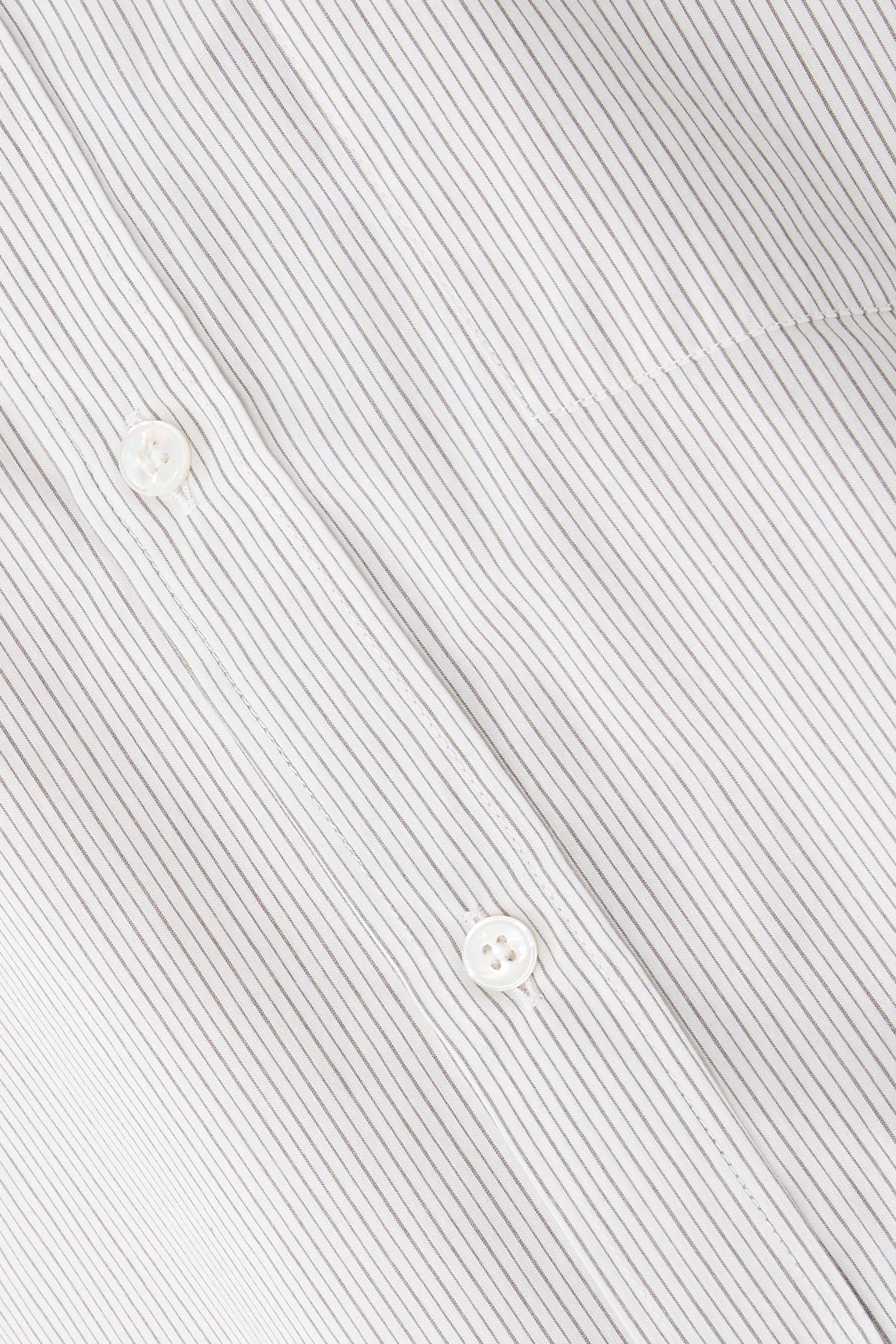 قميص بقصة قصيرة