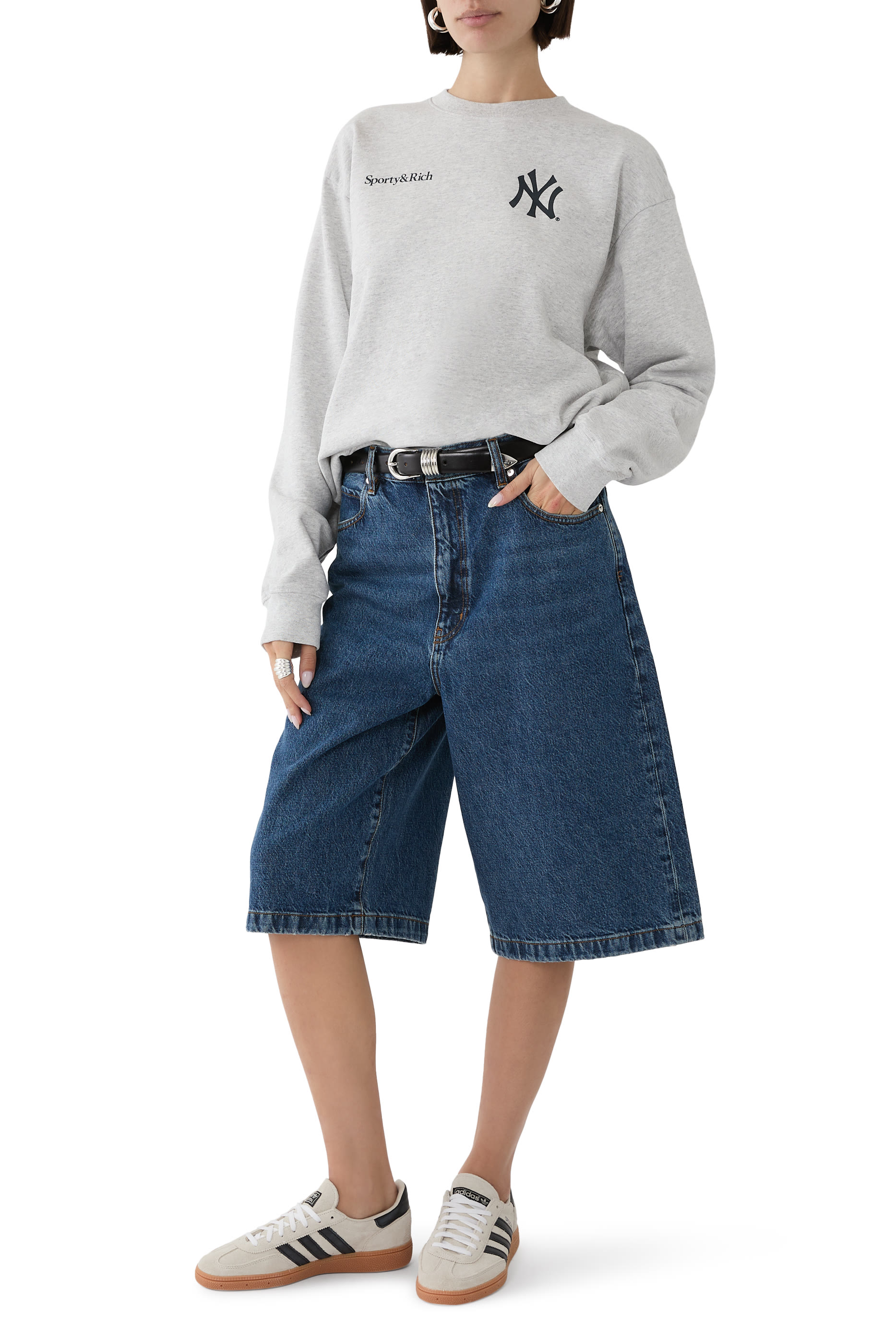 سويت شيرت شامبيونز بياقة ضيقة