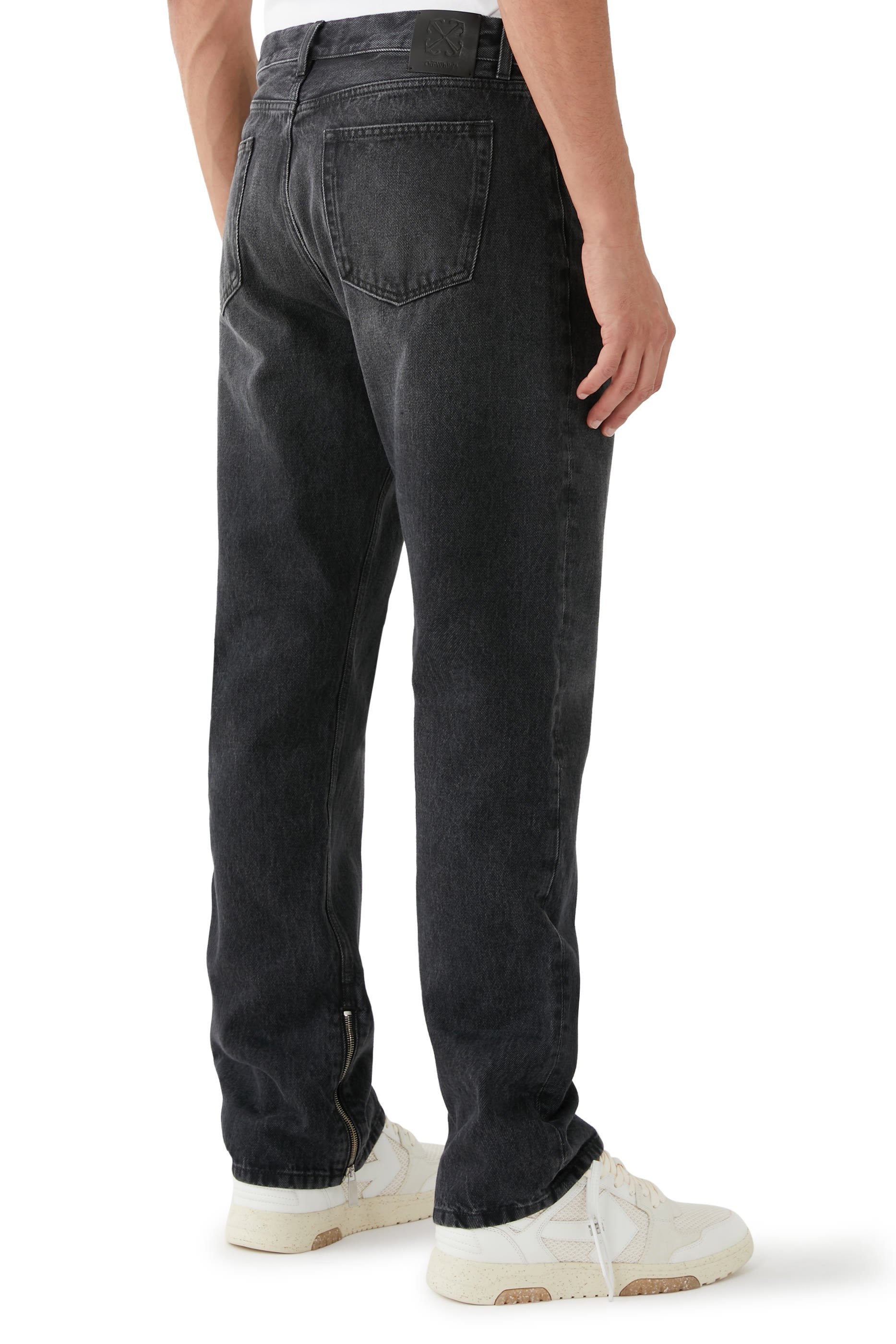 بنطال جينز سكيت بسحاب وشعار الأسهم