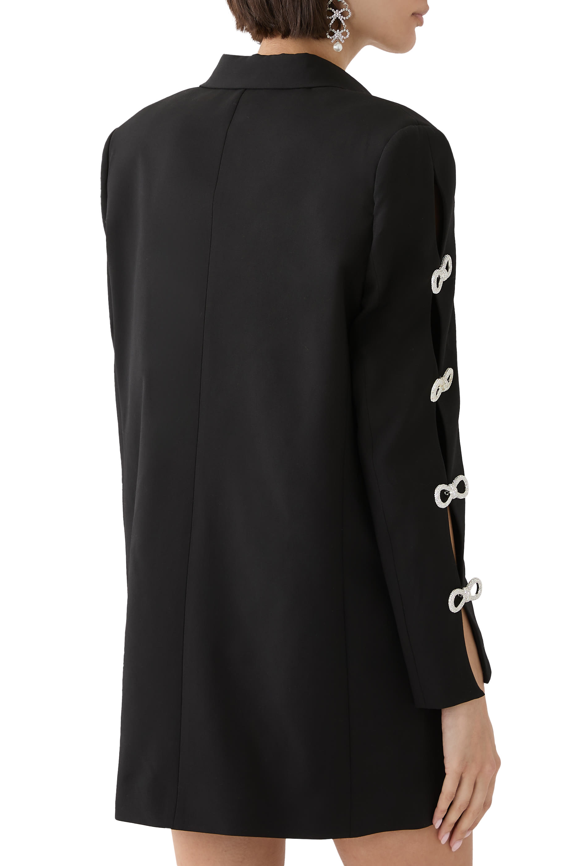 فستان بتصميم بليزر مزين بفيونكة صوف