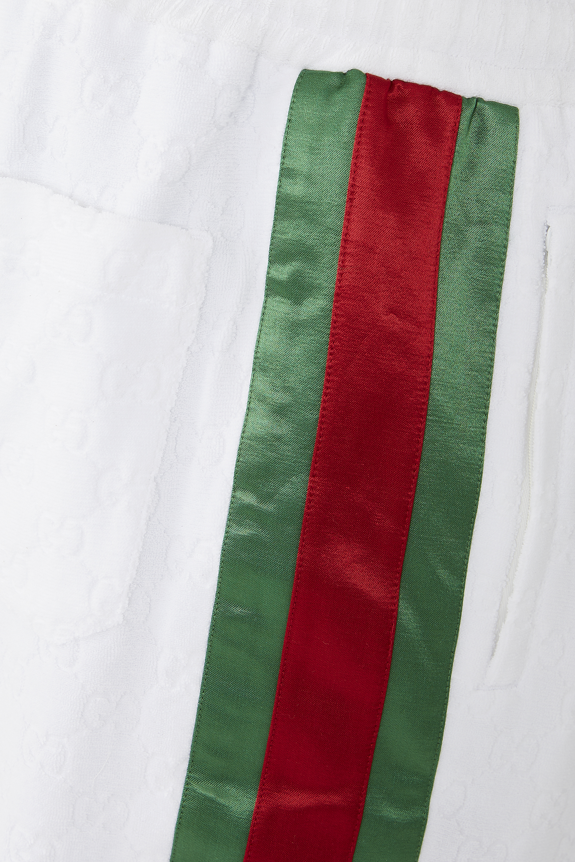 بنطال رياضي بحرفي شعار الماركة