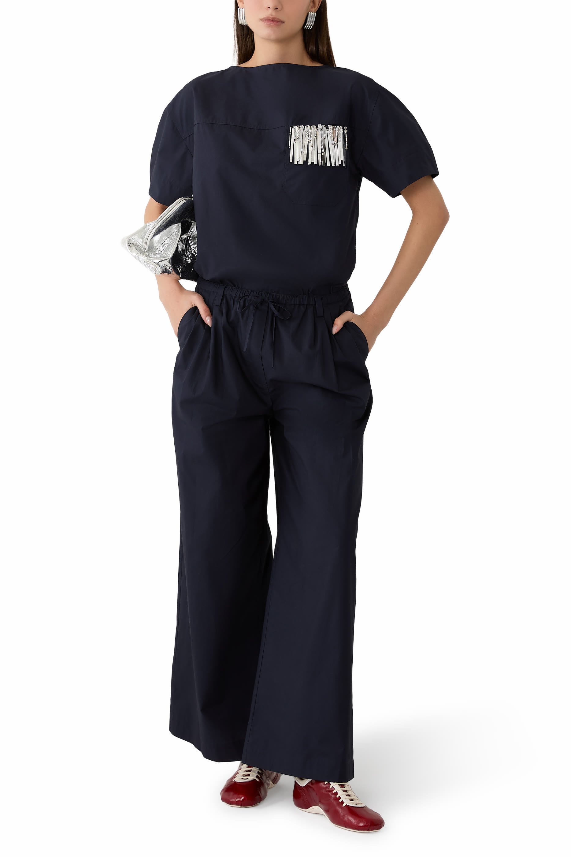 بنطال بقصة ساق واسعة ورباط تضييق