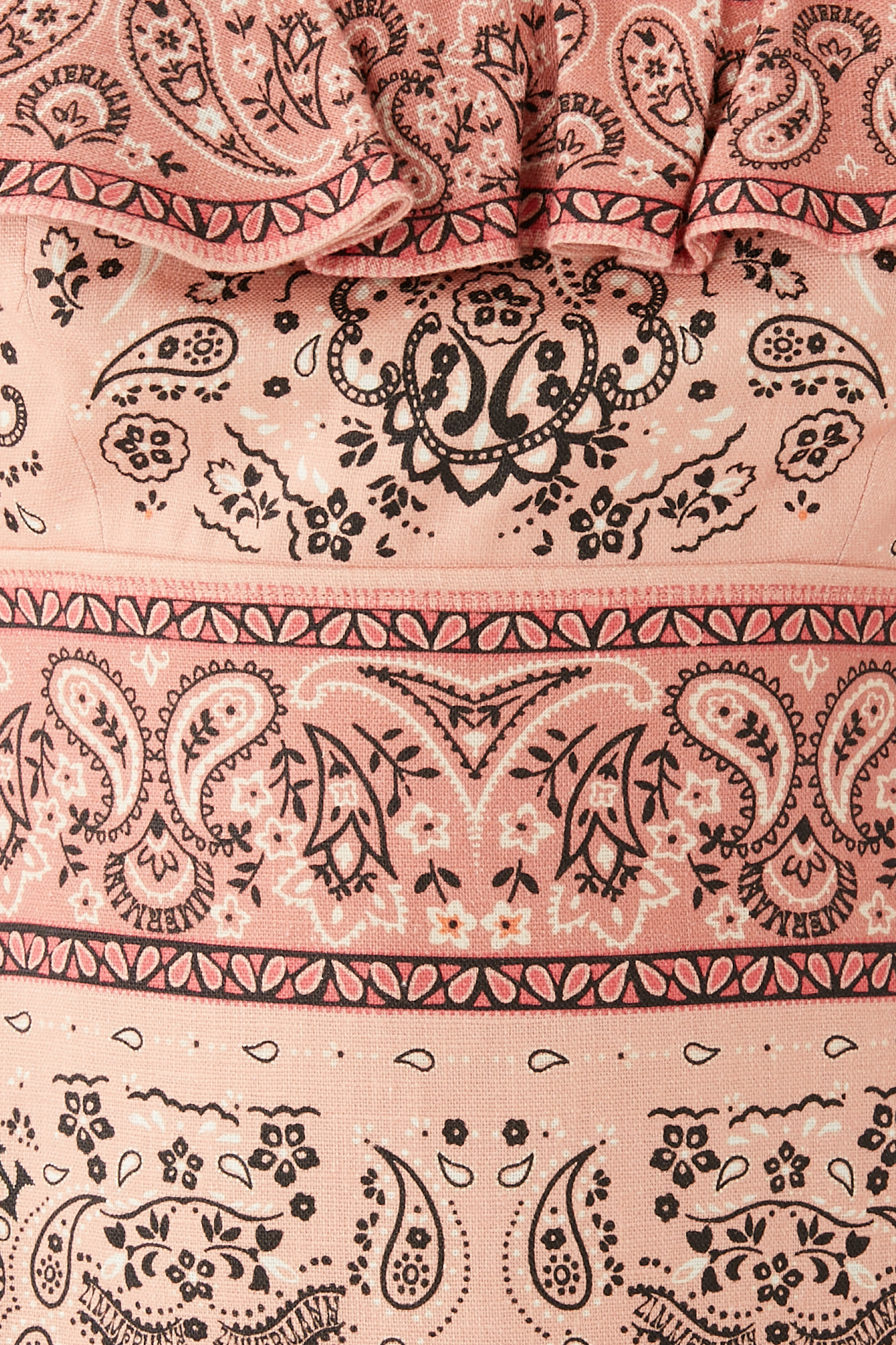 فستان ماتشميكر متوسط الطول بكشكش