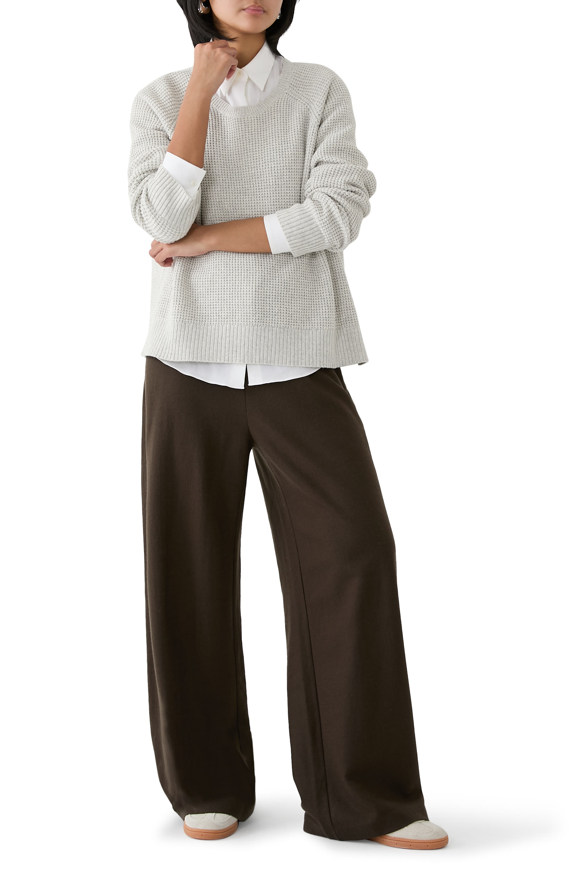 بنطال بقصة ساق واسعة وشعار الماركة صوف جيرسيه بارز الملمس