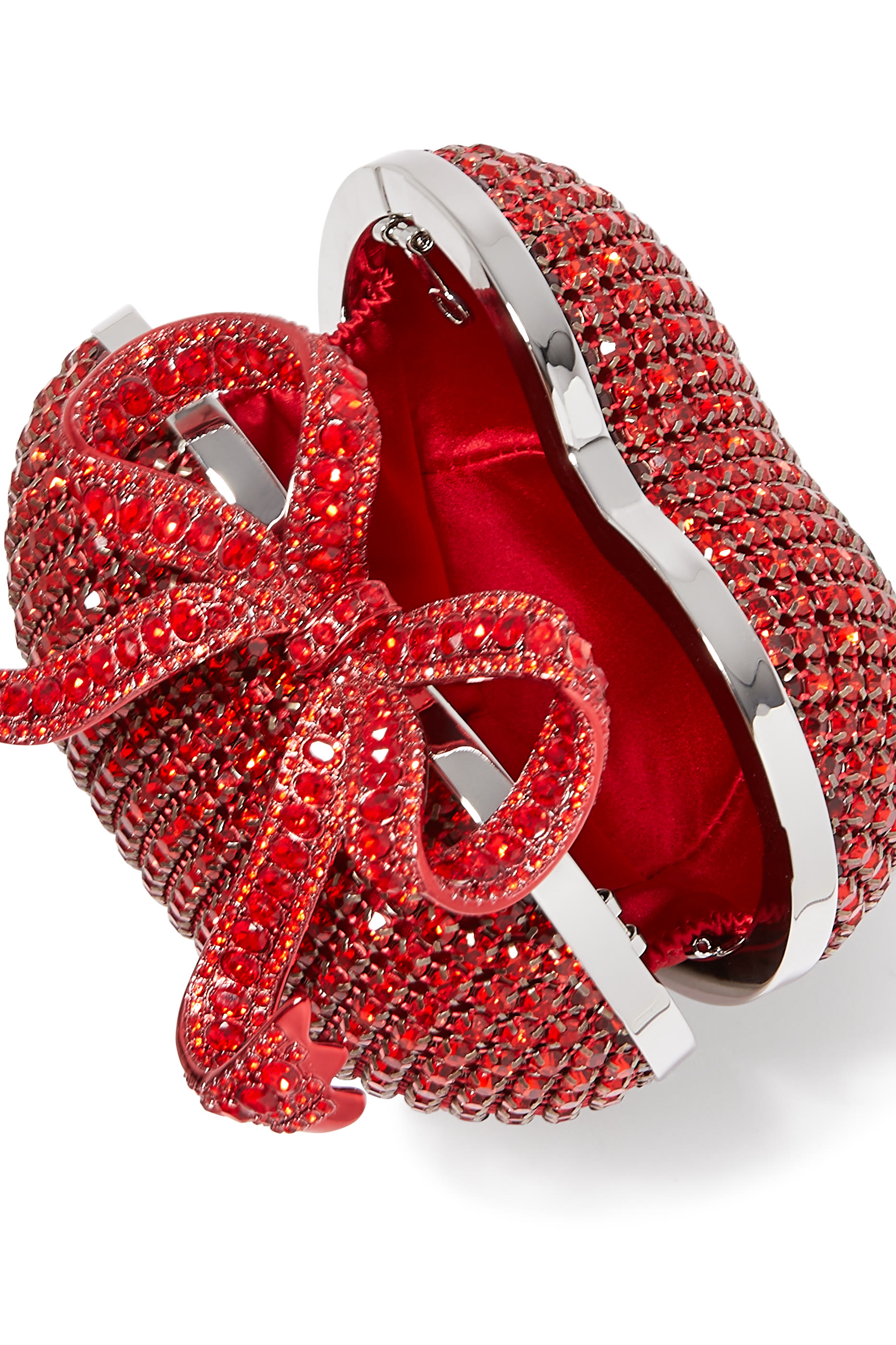 كلاتش بتصميم قلب مرصع بالكريستال