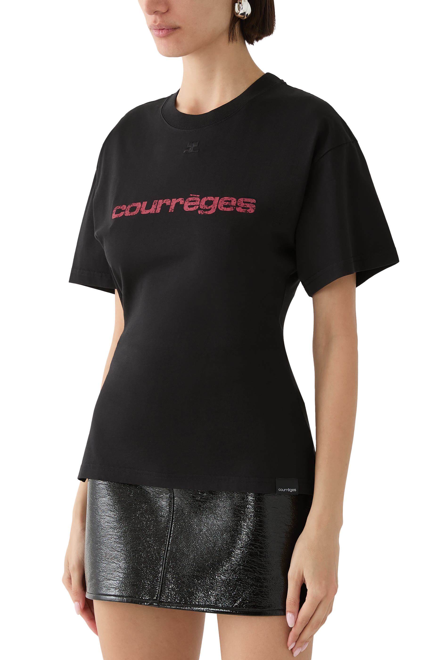 تيشيرت بخصر ضيق ونقشة مرصعة بأحجار