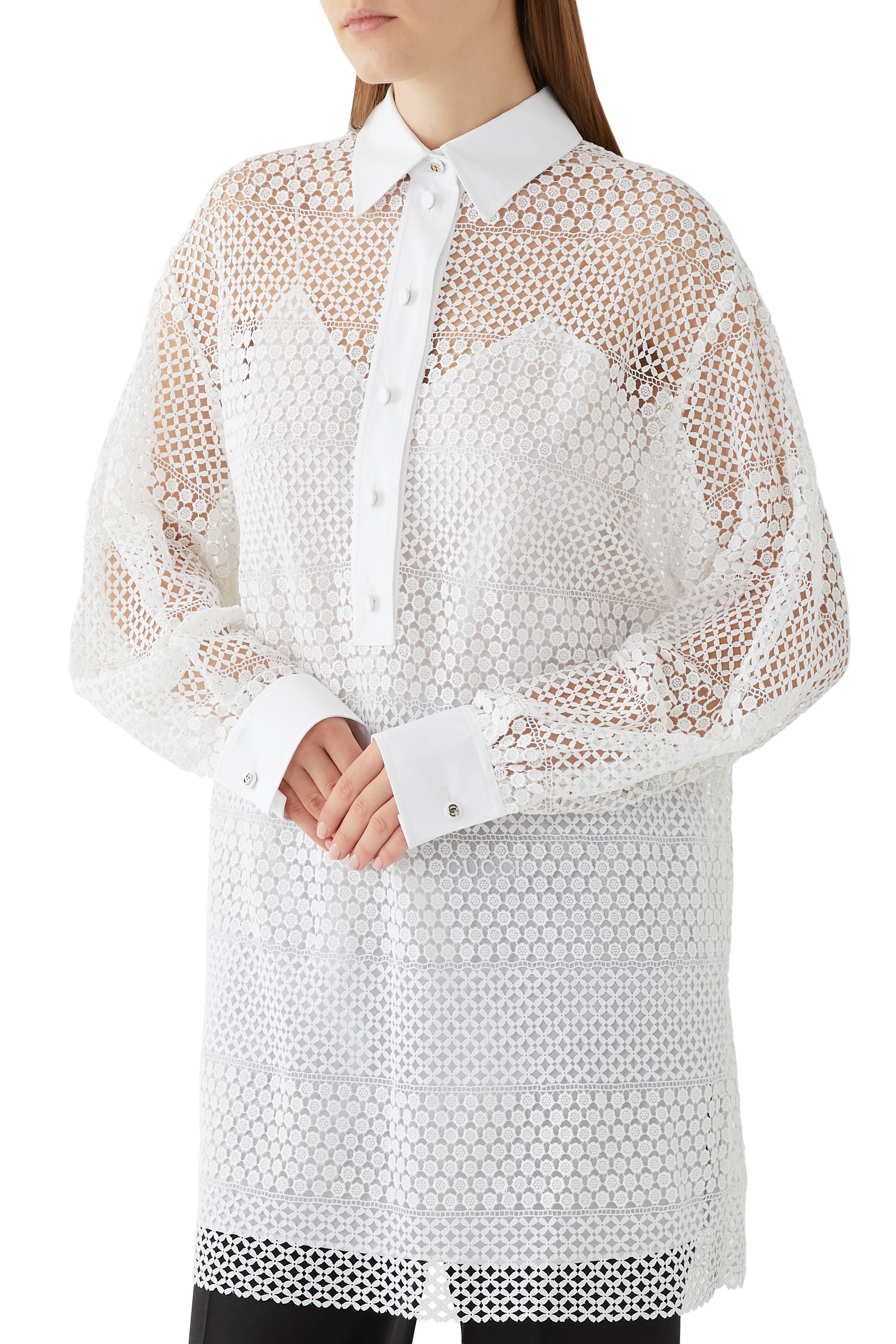 قميص مخطط بتفاصيل مكرميه