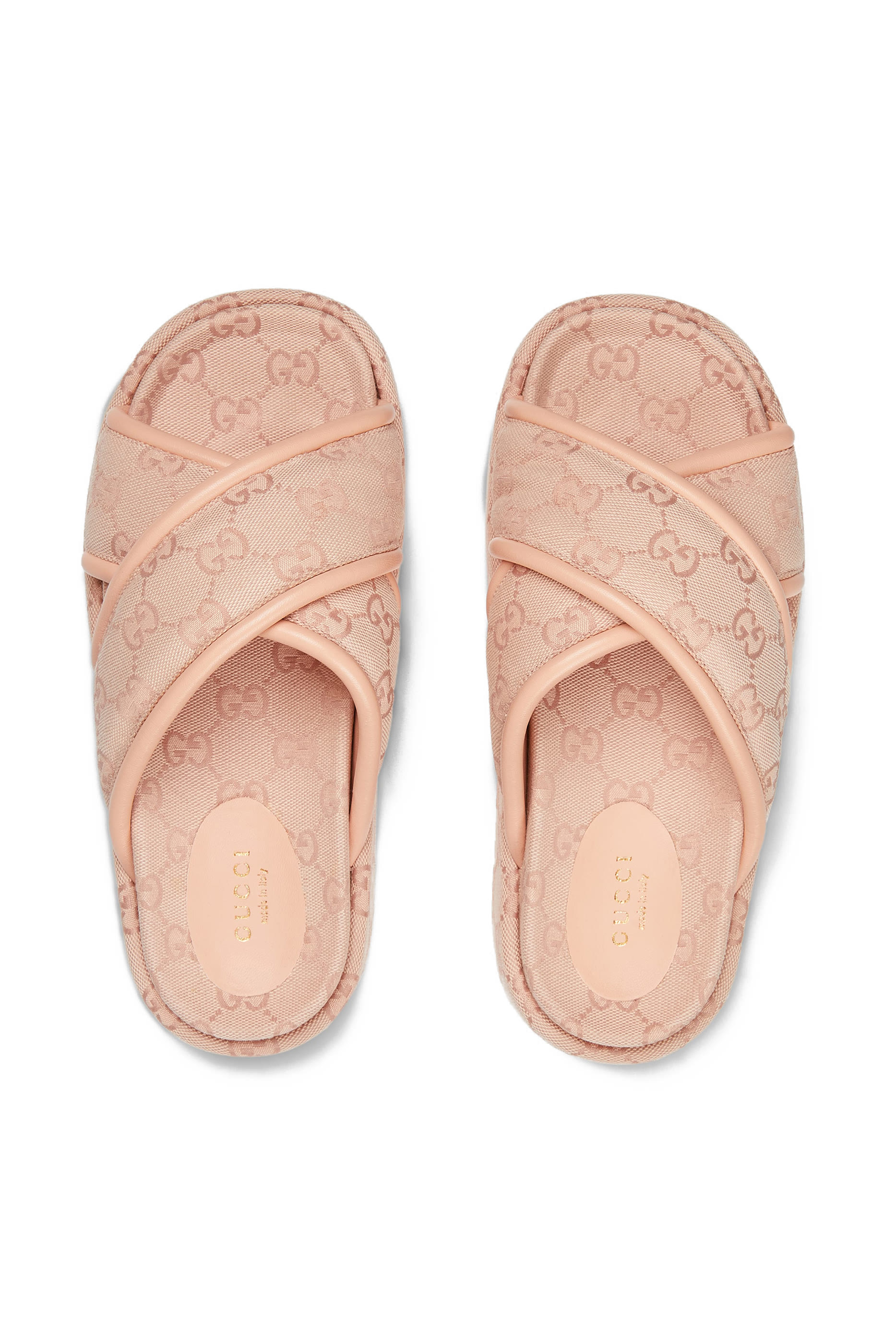 صندل بنعل سميك 30 وشعار الماركة