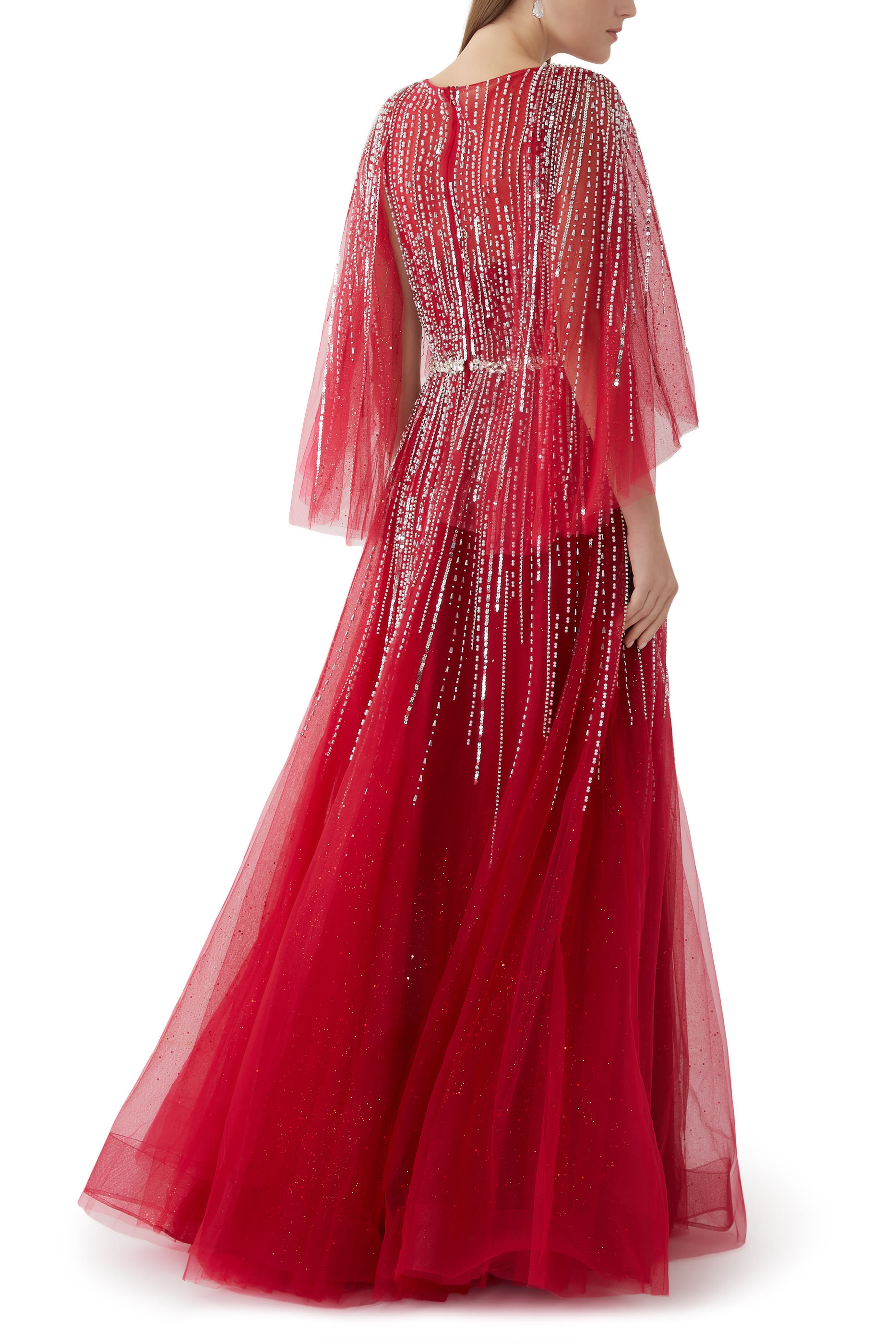 فستان سهرة بأكمام كاب