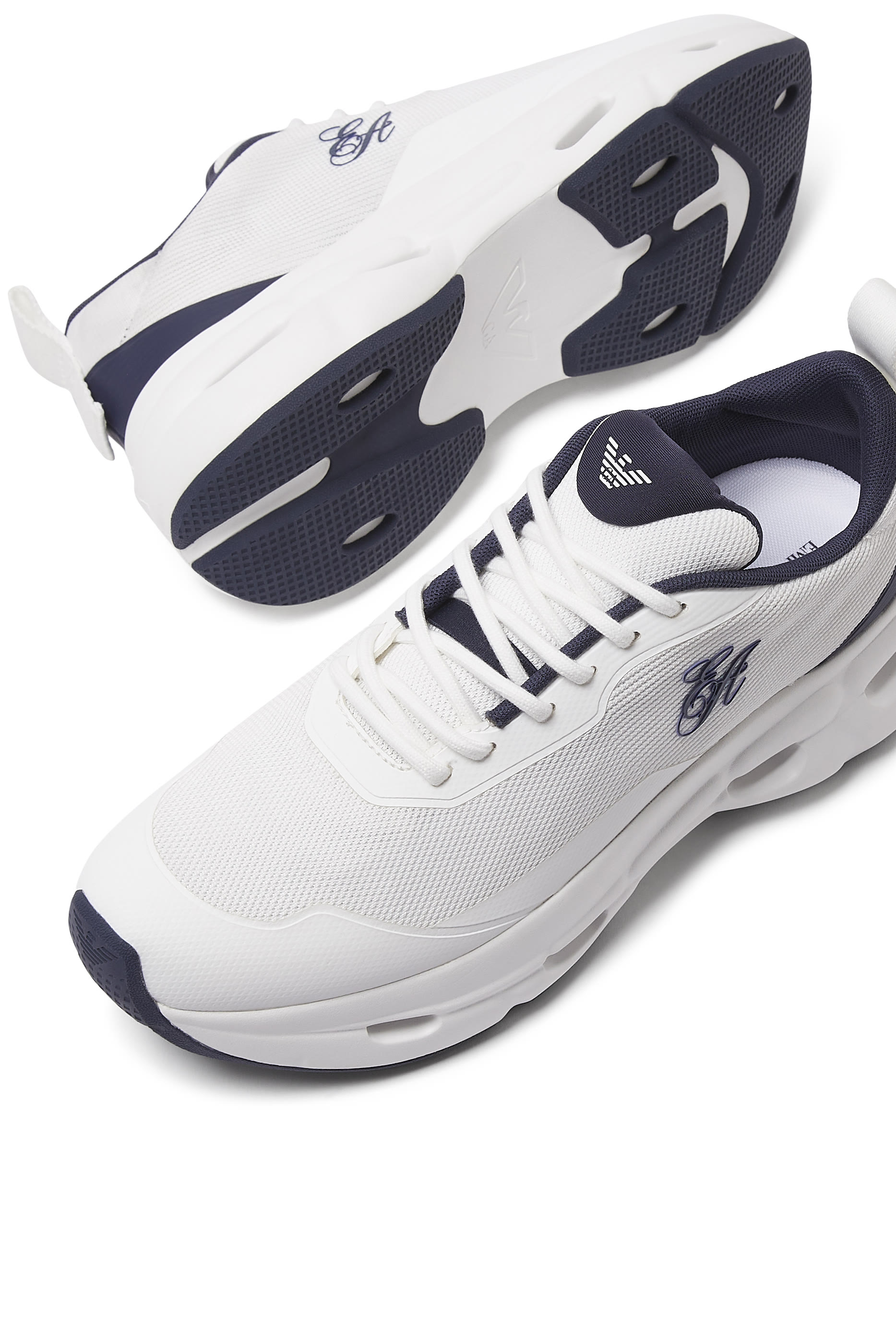 سنيكرز نسيج معالج