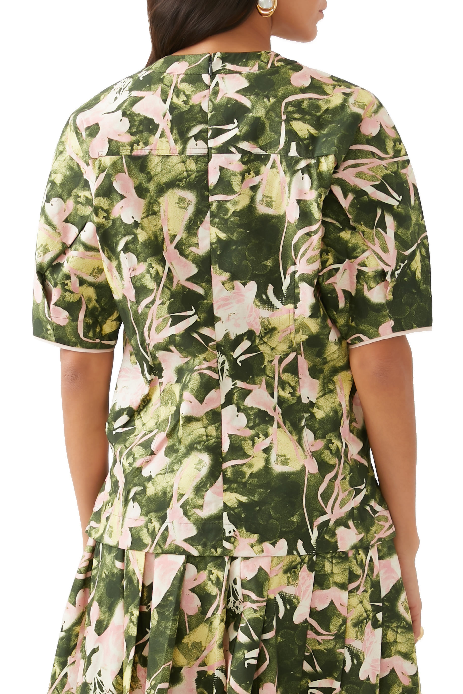 بلوزة بنقشة فلوتينج ايريس وأكمام قصيرة