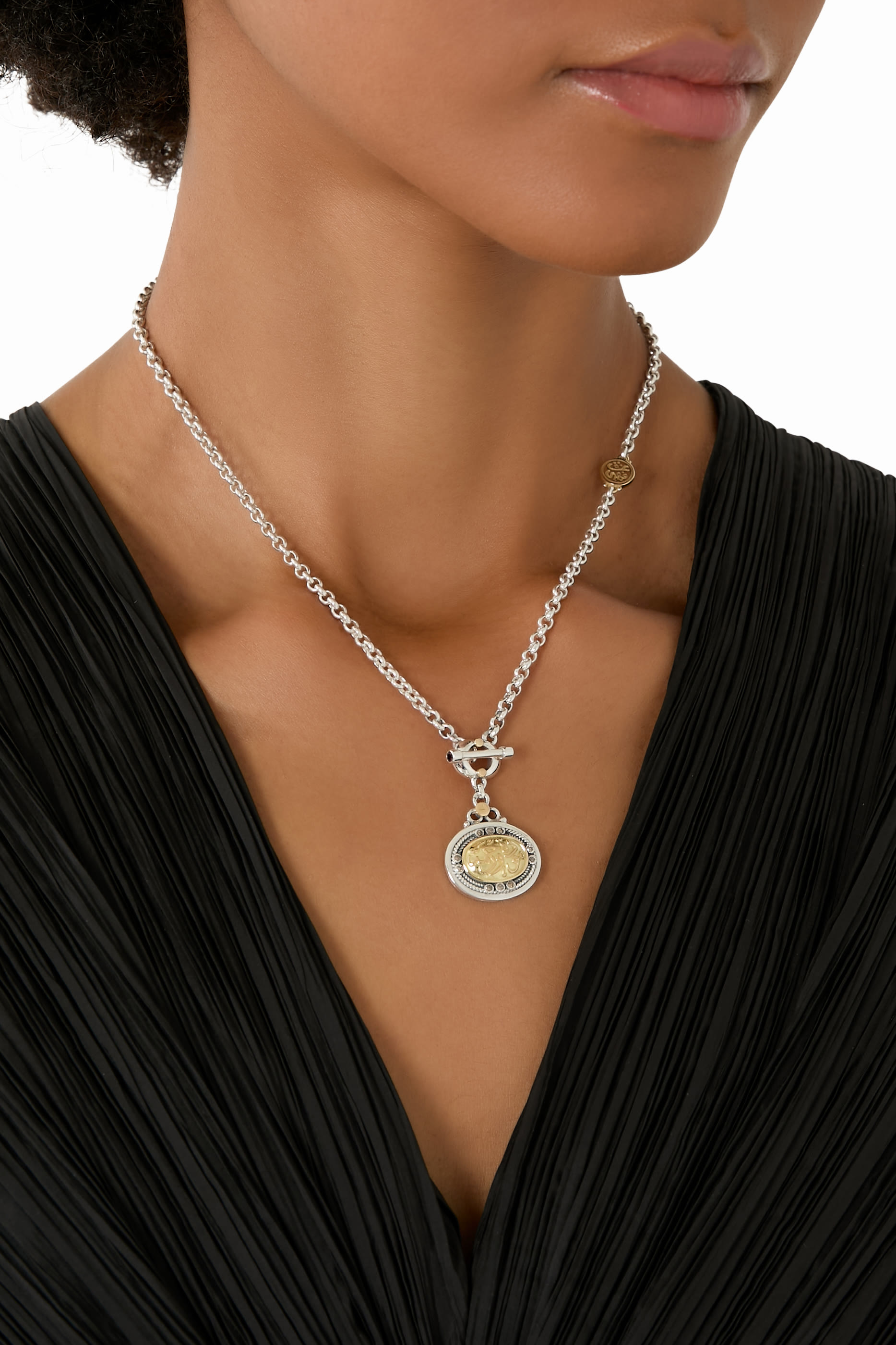 قلادة بدلاية بنقشة خط بقفل على شكل حرف T مرصعة بالماس والعقيق فضة إسترلينية وذهب أصفر عيار 18