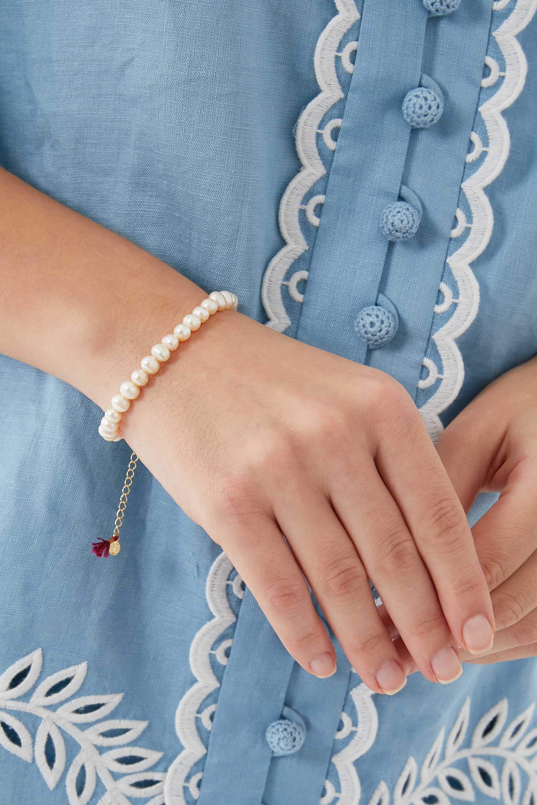 سوار كلاسيكي مرصع بلؤلؤ