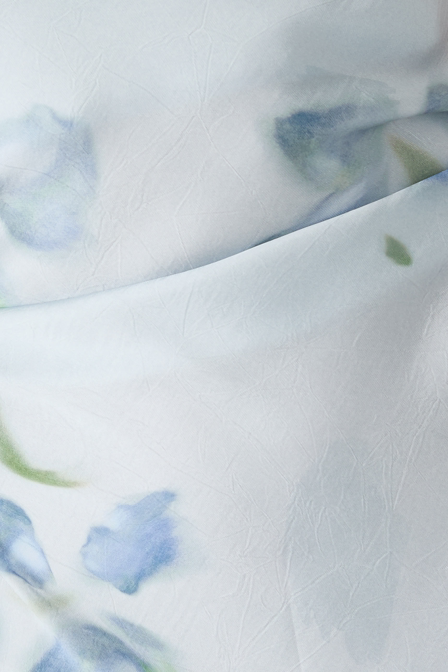 فستان بيتال بلور بأكتاف ملفوفة