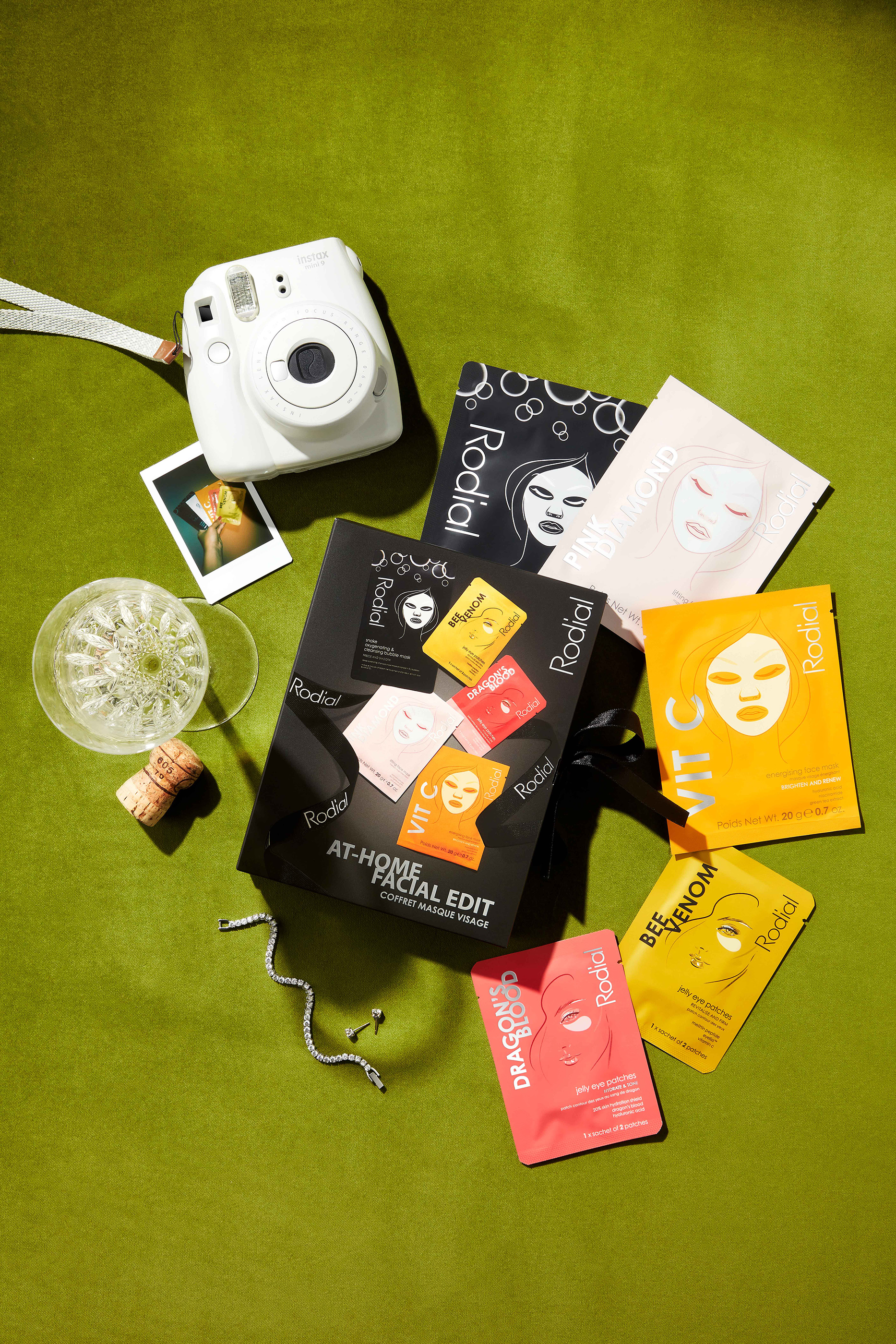 مجموعة هدايا إصدار آت هوم فيشال