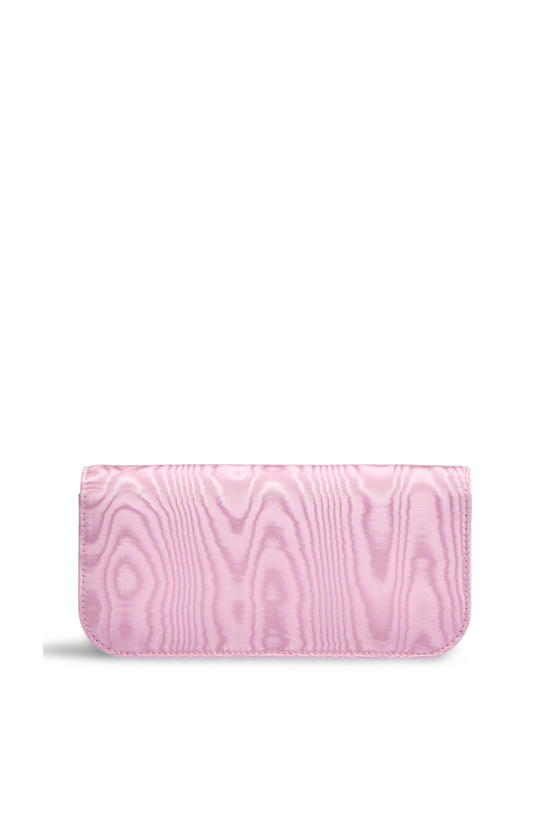 كلاتش لوكو بشعار الماركة مزين بالأحجار قماش مموج