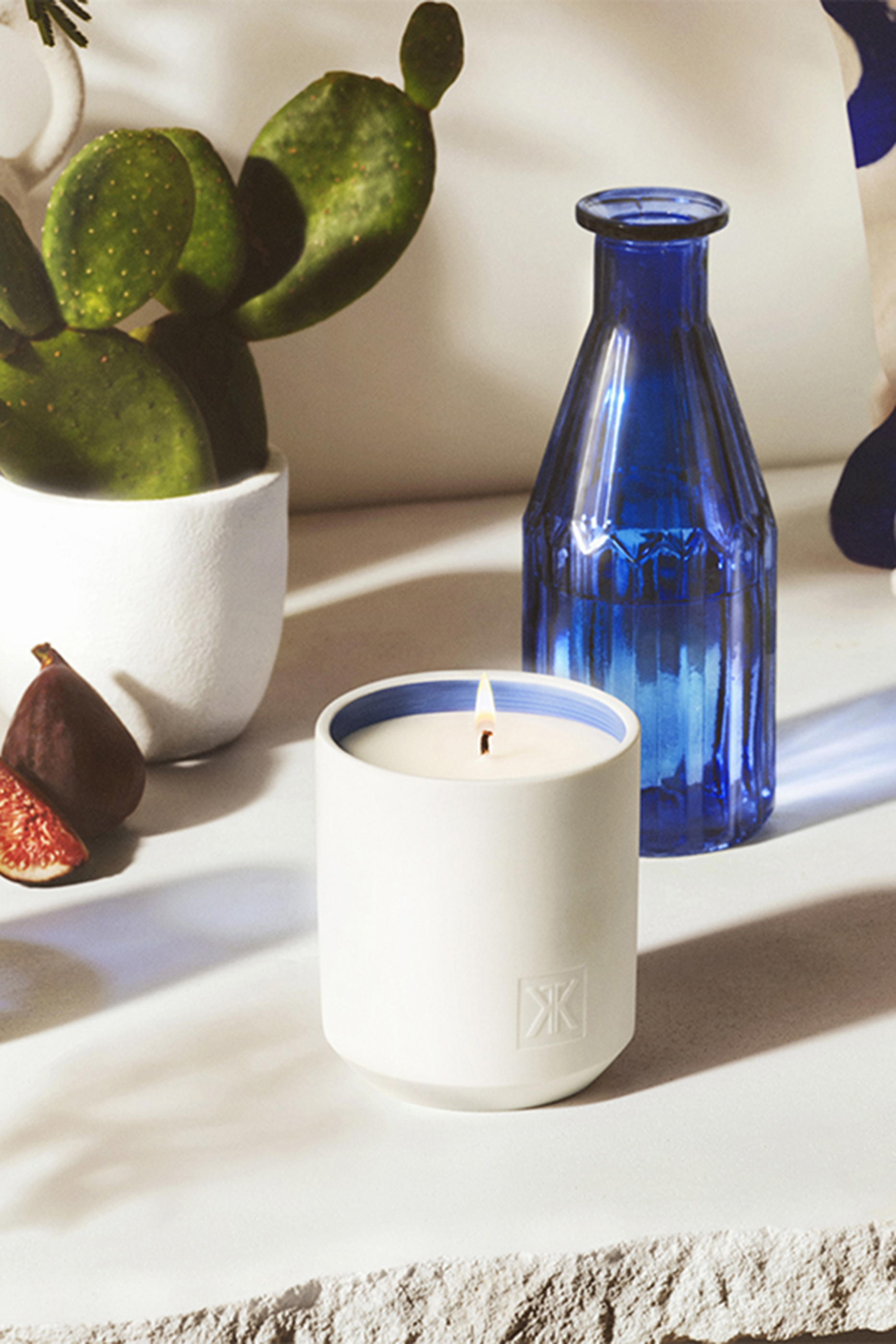 شمعة معطرة اي إس بغطاء