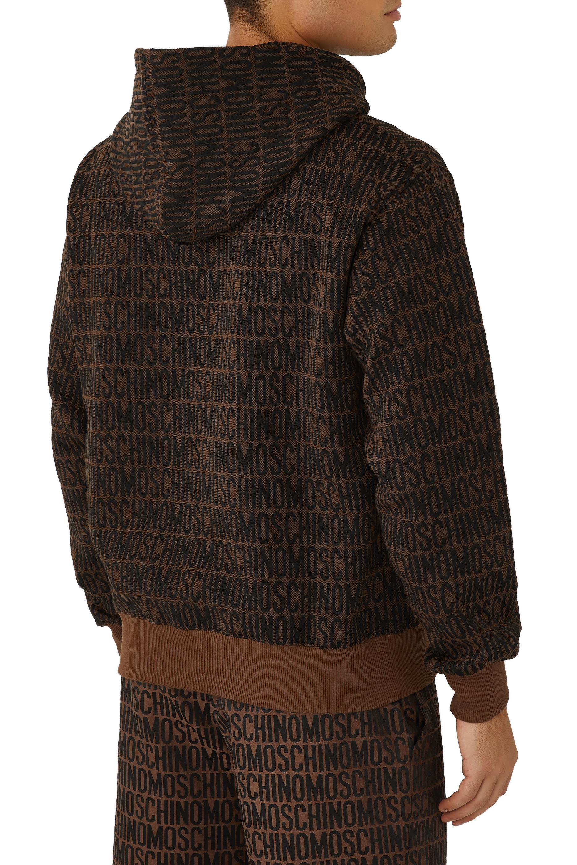 هودي بسحاب وشعار الماركة