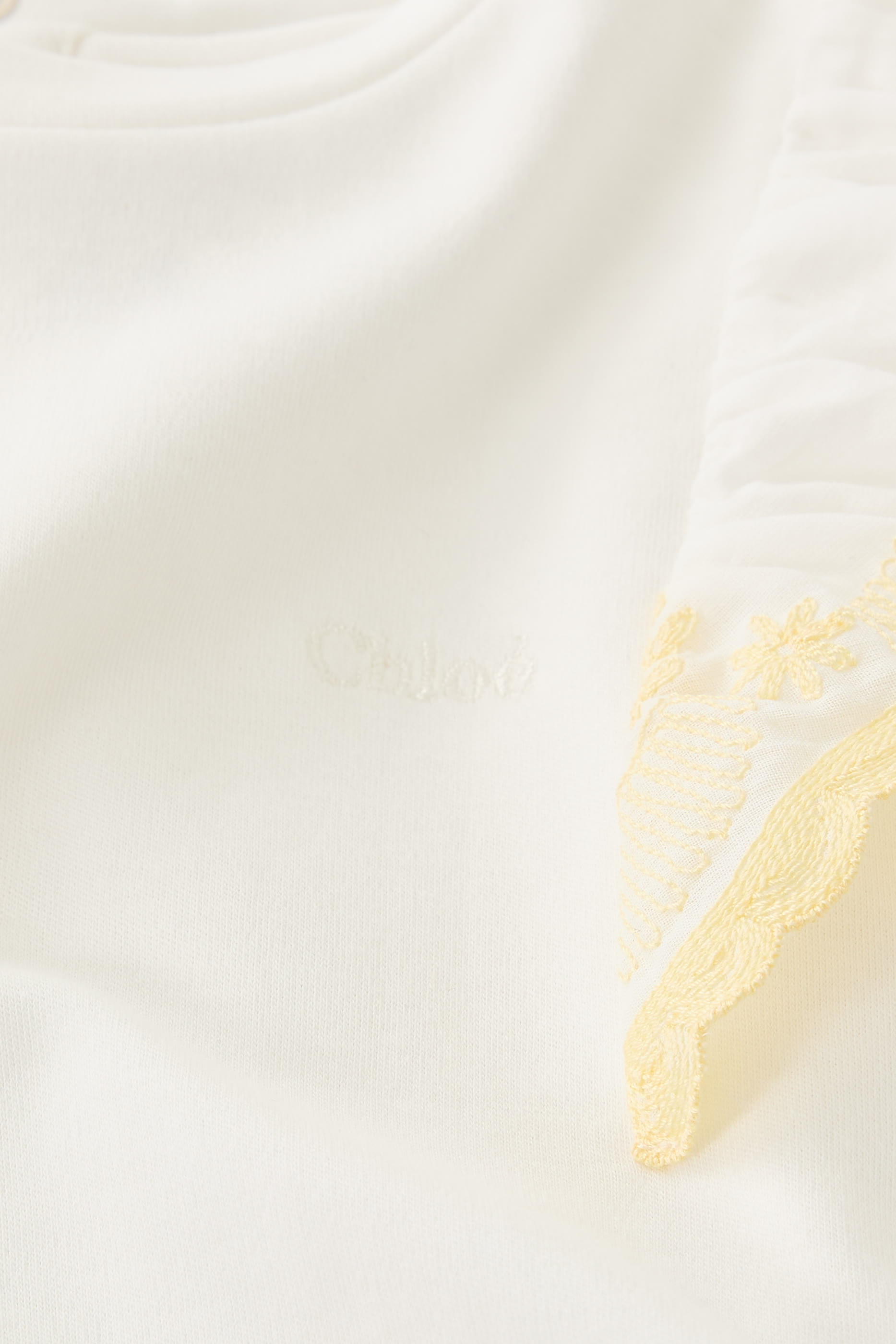 تيشيرت بتطريز أزهار متداخلة للأطفال