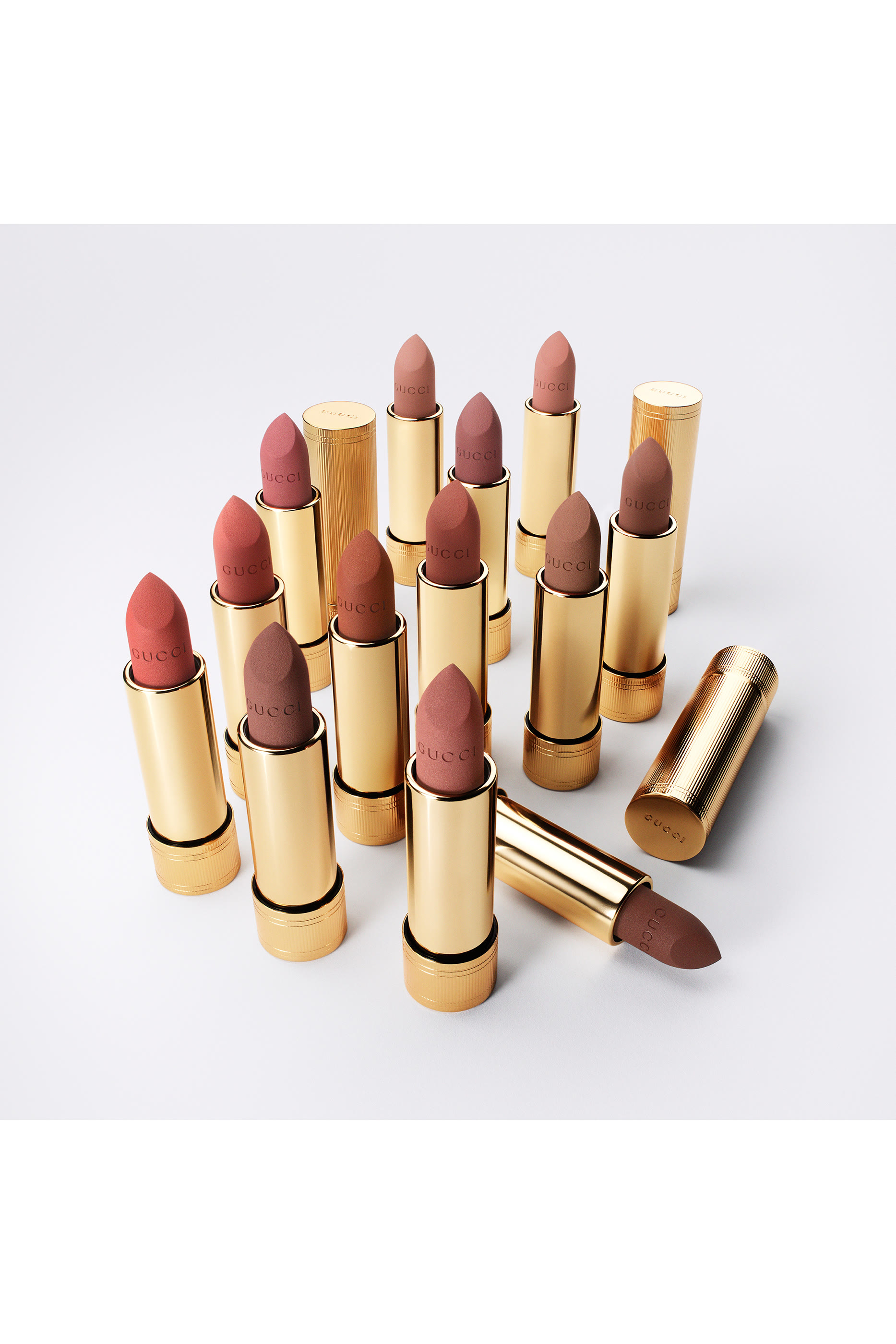 أحمر شفاه غير لامع