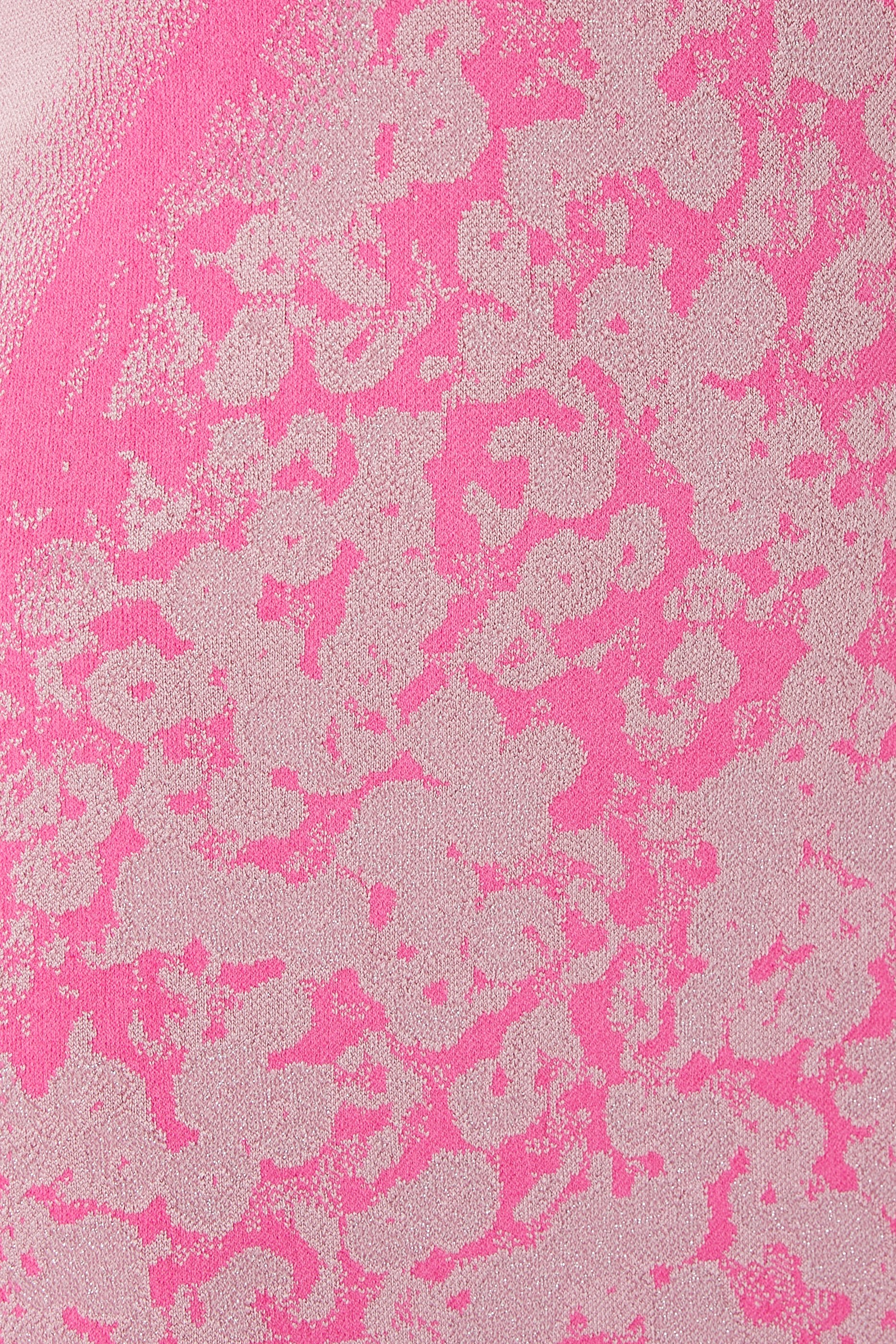 فستان آيريس بحافة مموجة مميزة مطرزة بالترتر