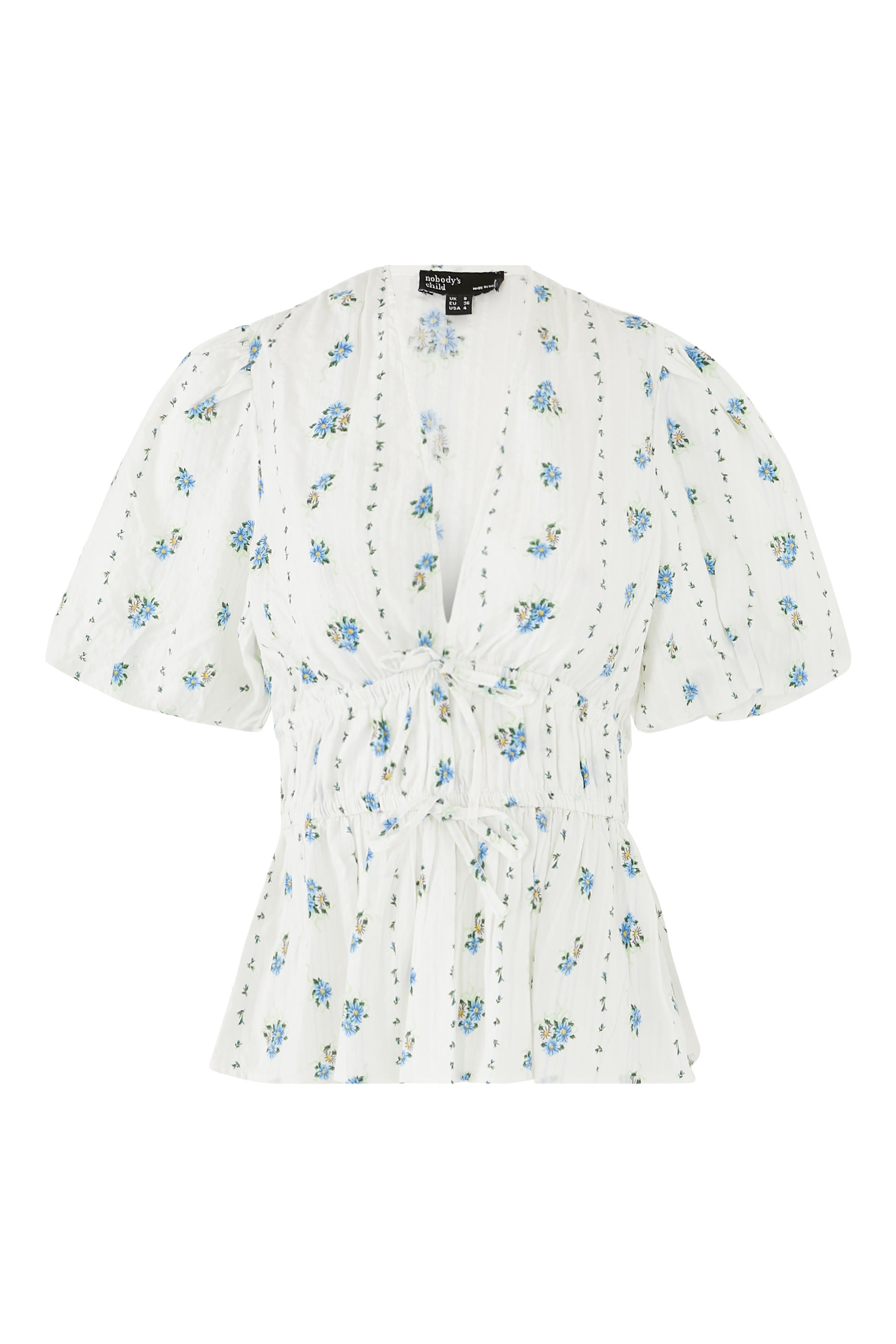 بلوزة بطبعة زهور وتفاصيل ربطة