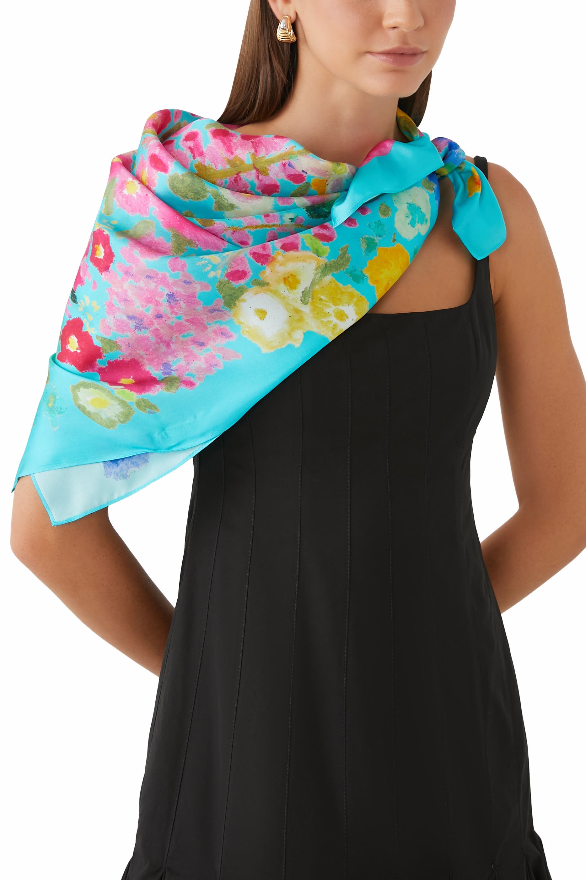 وشاح بتصميم مربع