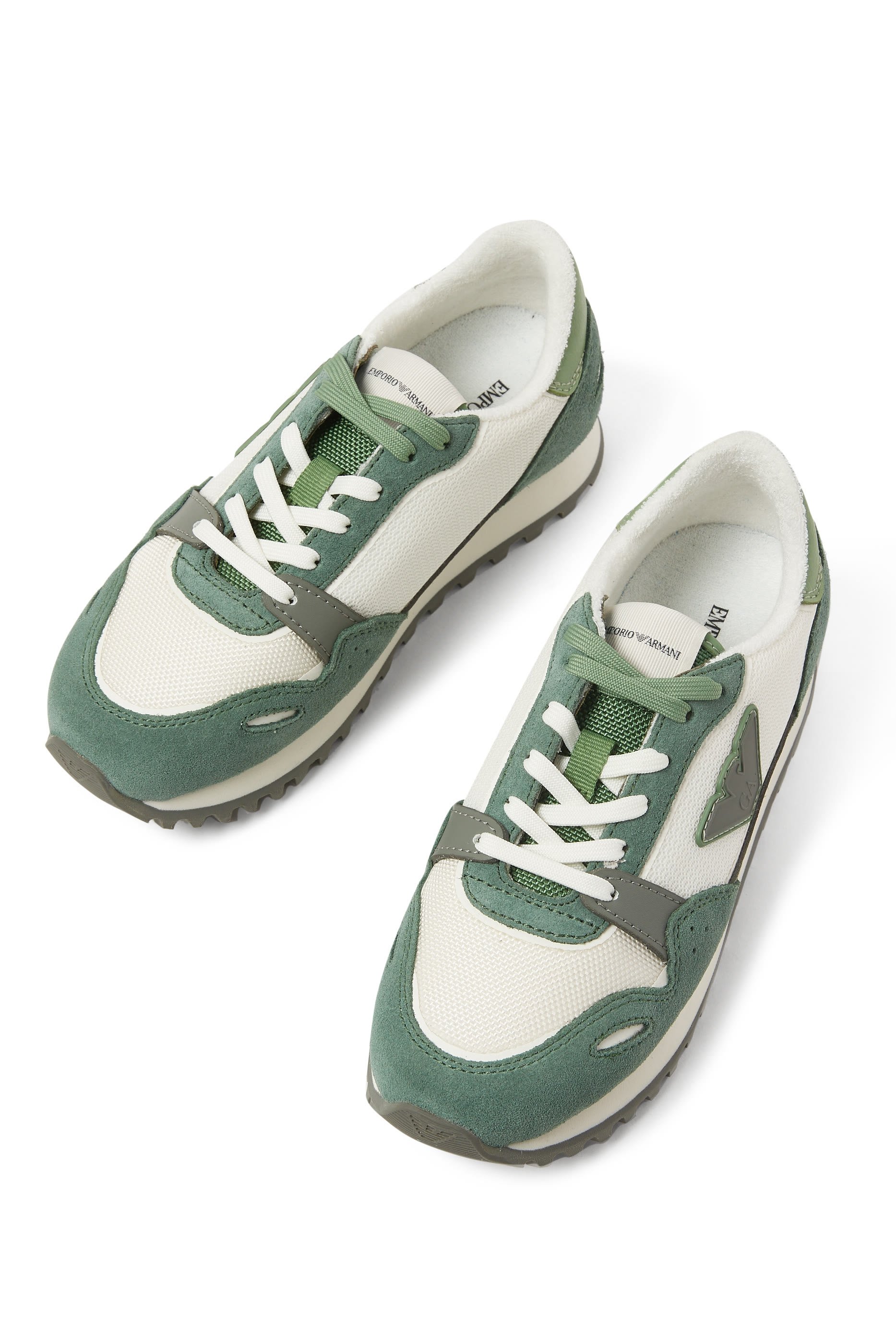 سنيكرز بشعار الماركة للأطفال